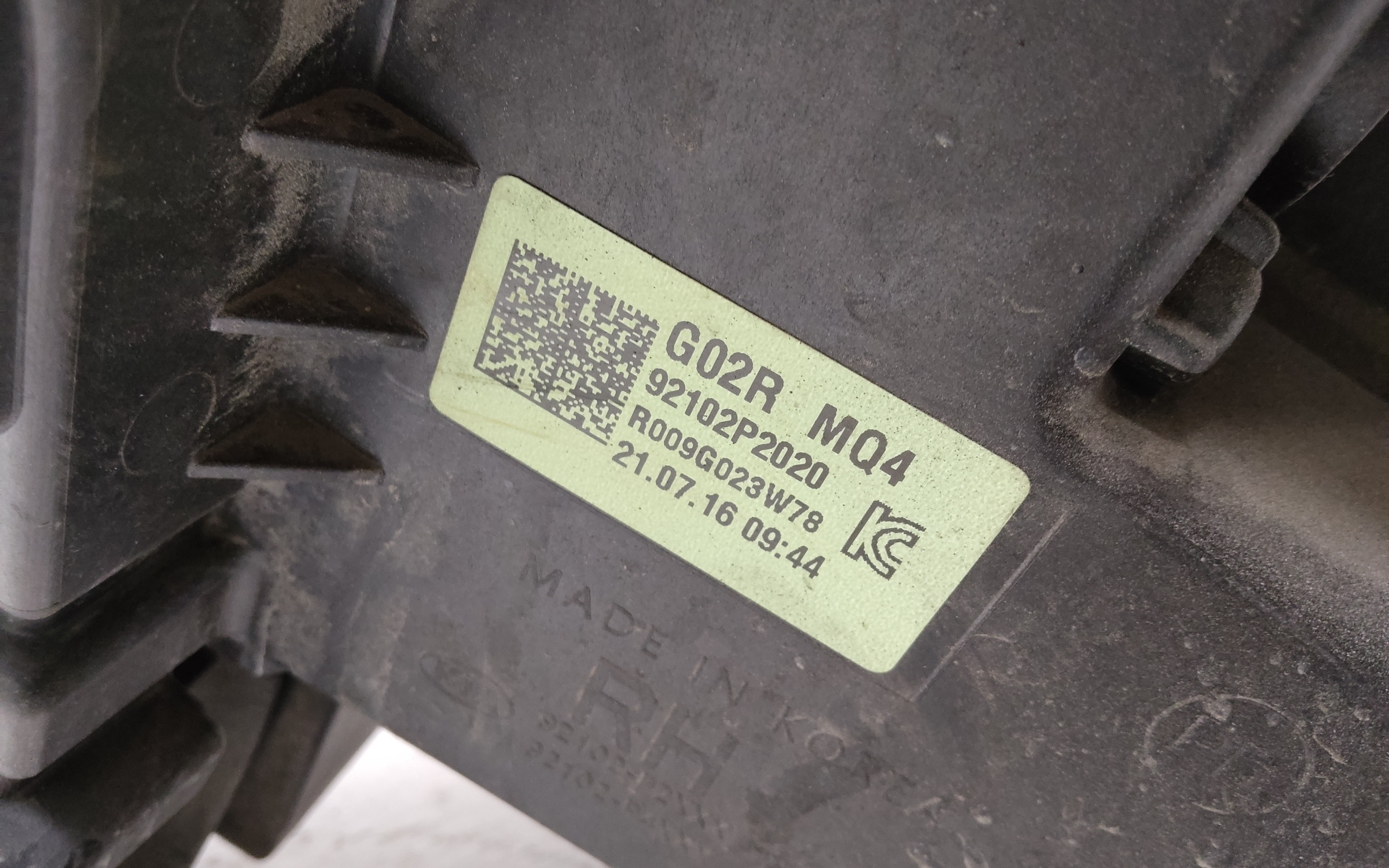 Фара передняя правая Kia Sorento 4 LED