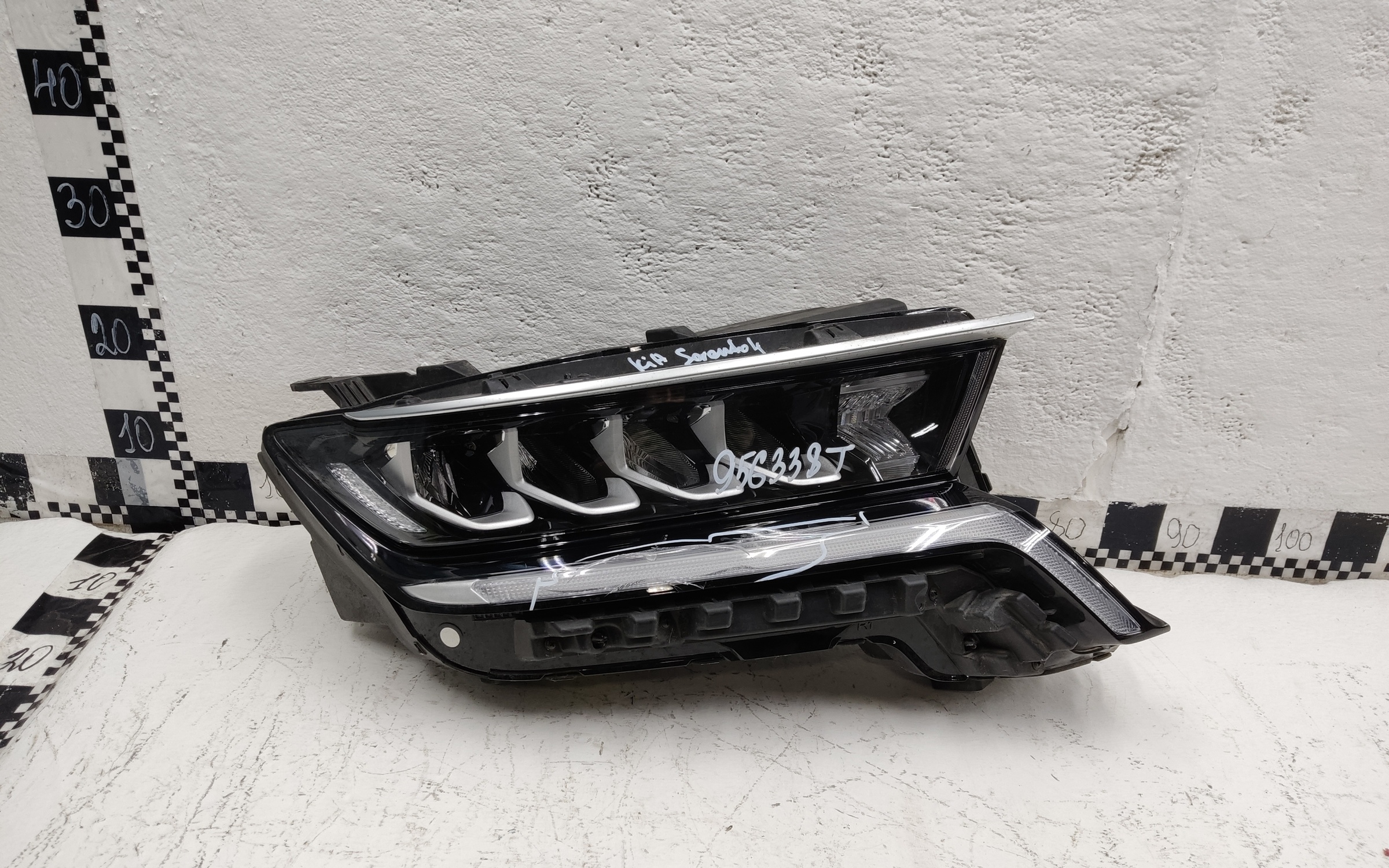 Фара передняя правая Kia Sorento 4 LED