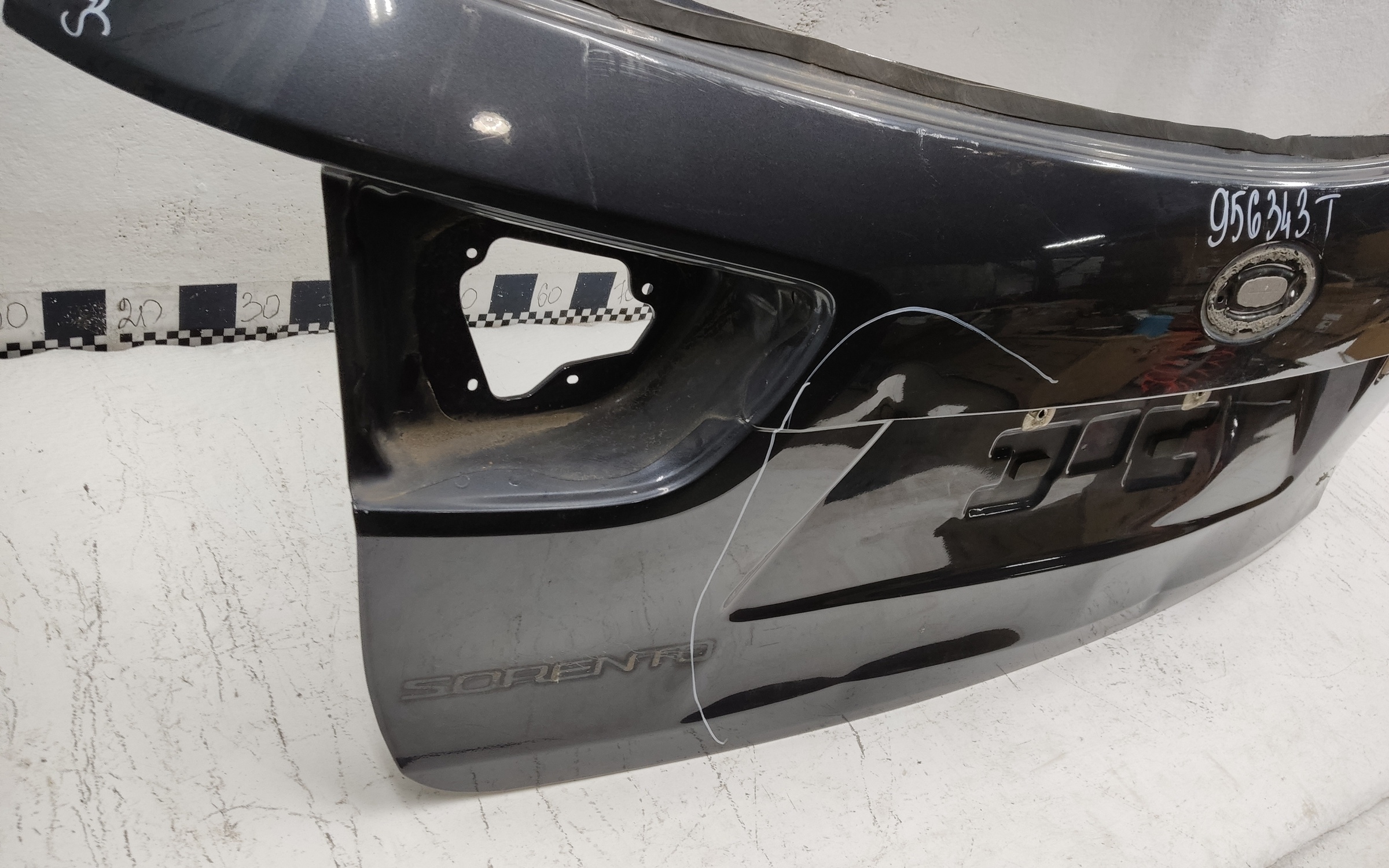 Крышка багажника Kia Sorento 3