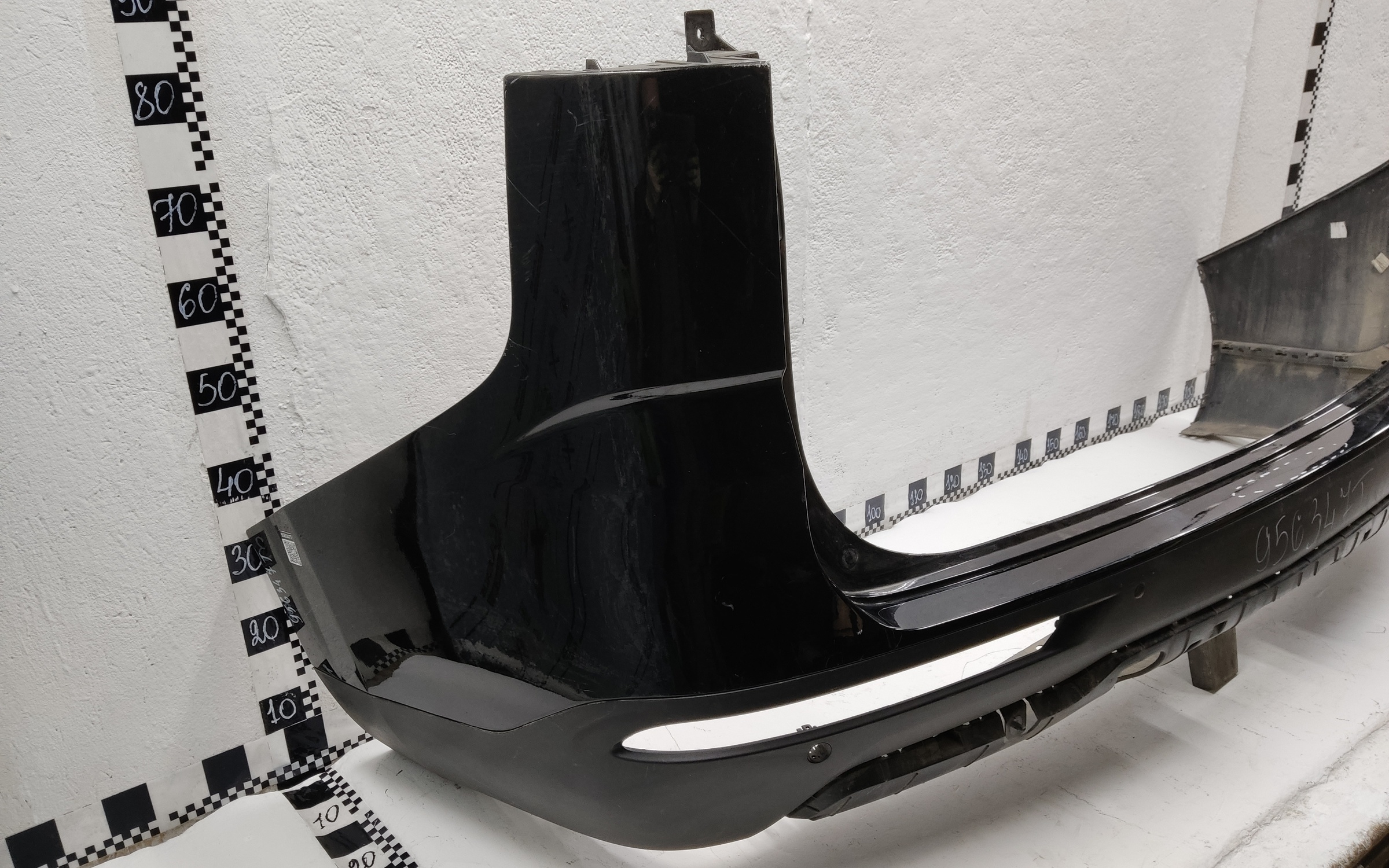 Бампер задний Kia Carnival 4