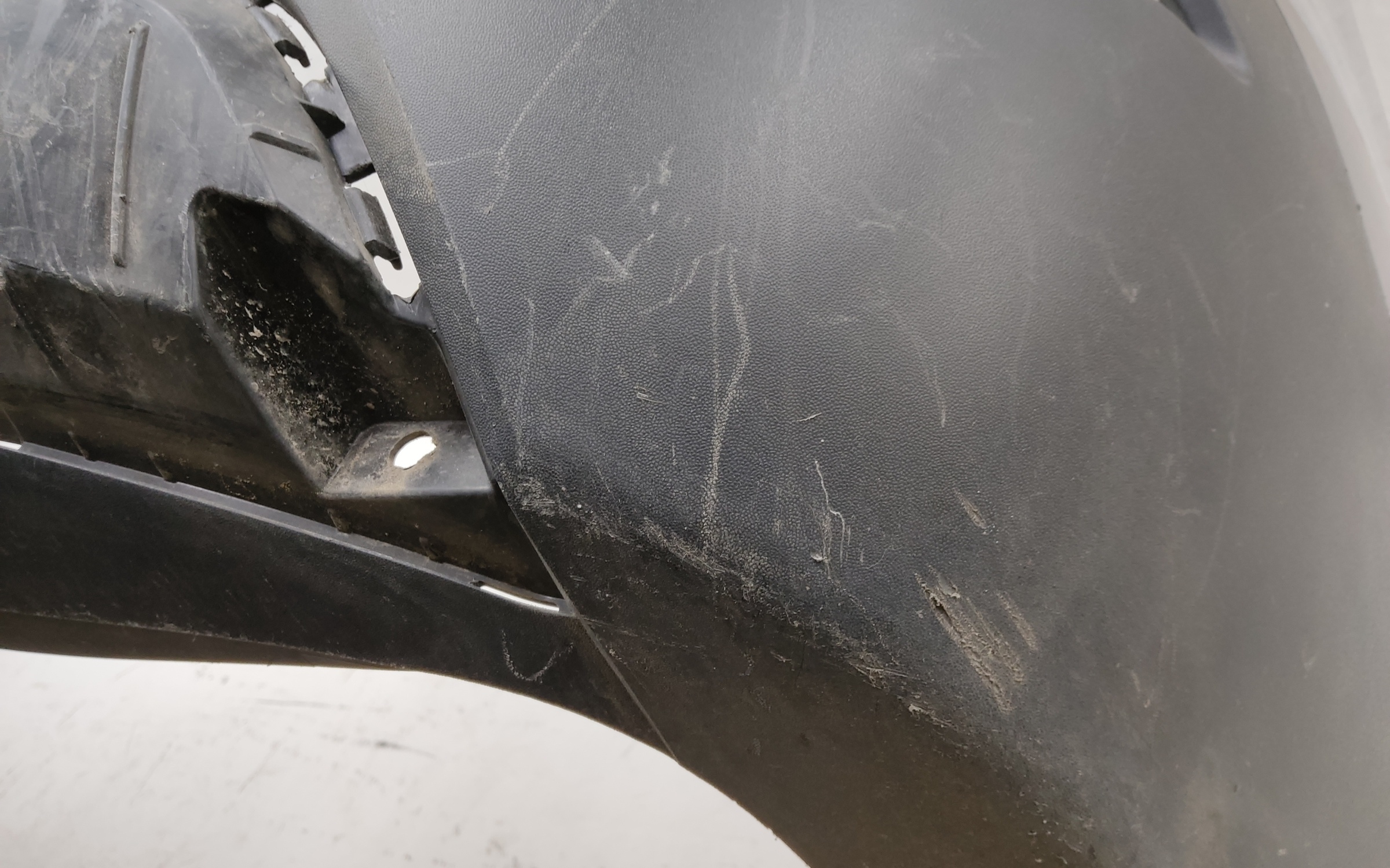 Бампер задний Kia Carnival 4