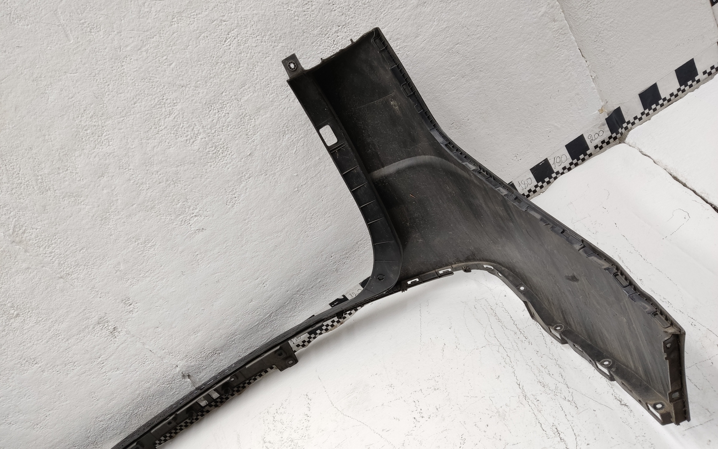 Бампер задний Kia Carnival 4