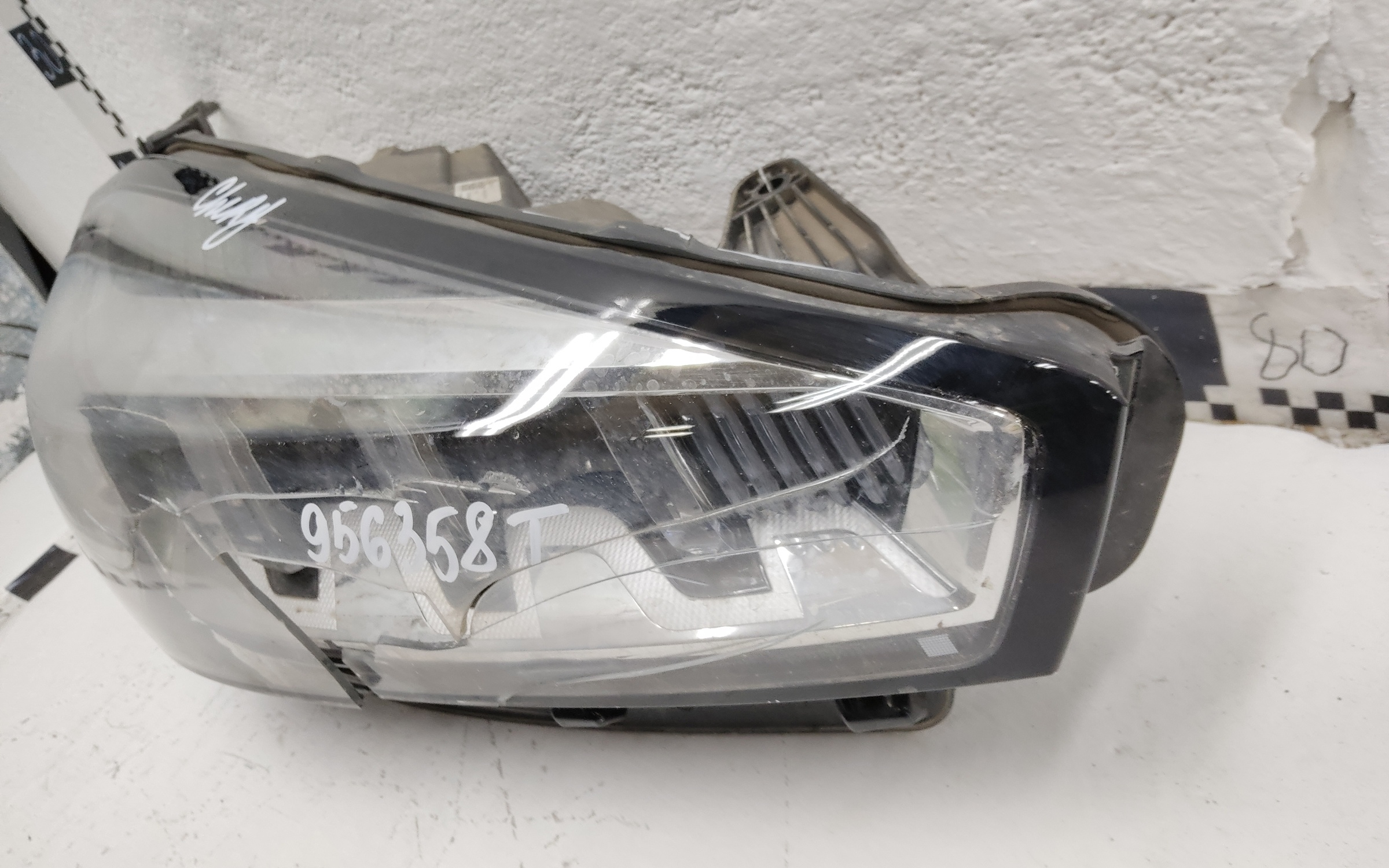 Фара передняя правая Chery Tiggo 7 Pro LED