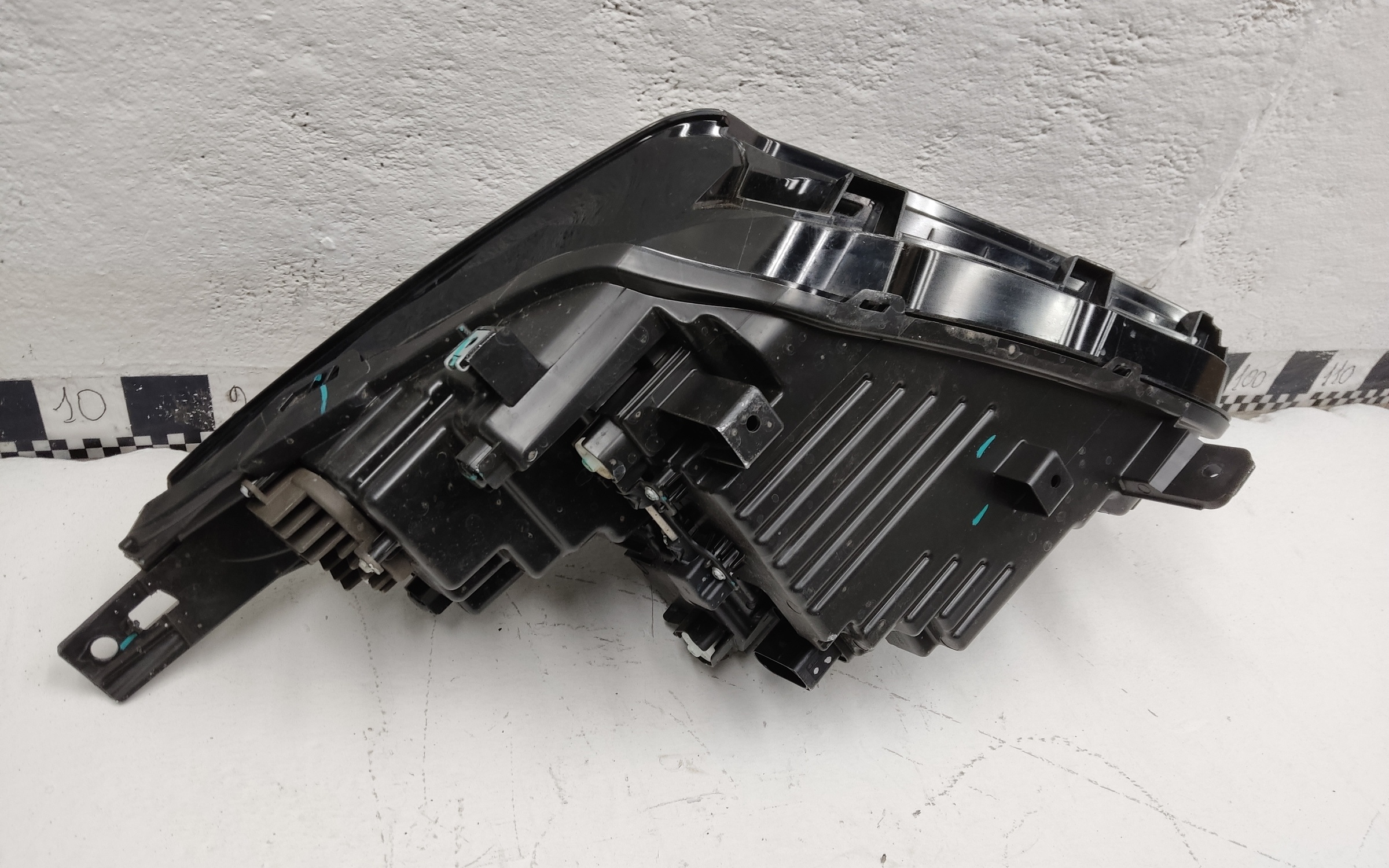 Фара передняя правая Geely Coolray Restail LED