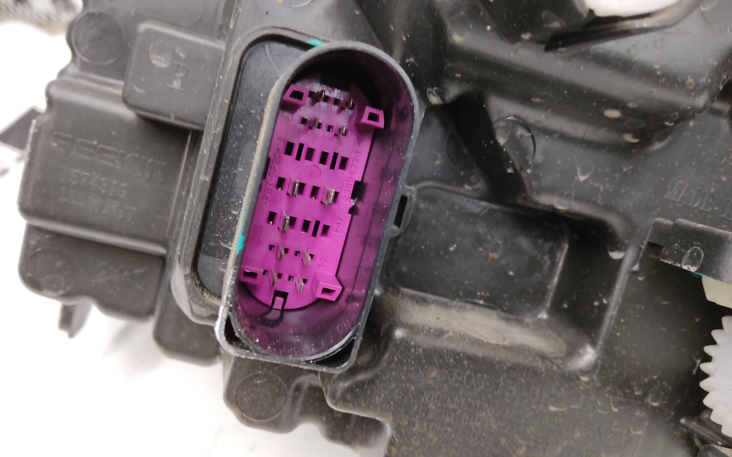 Фара передняя правая Geely Coolray Restail LED