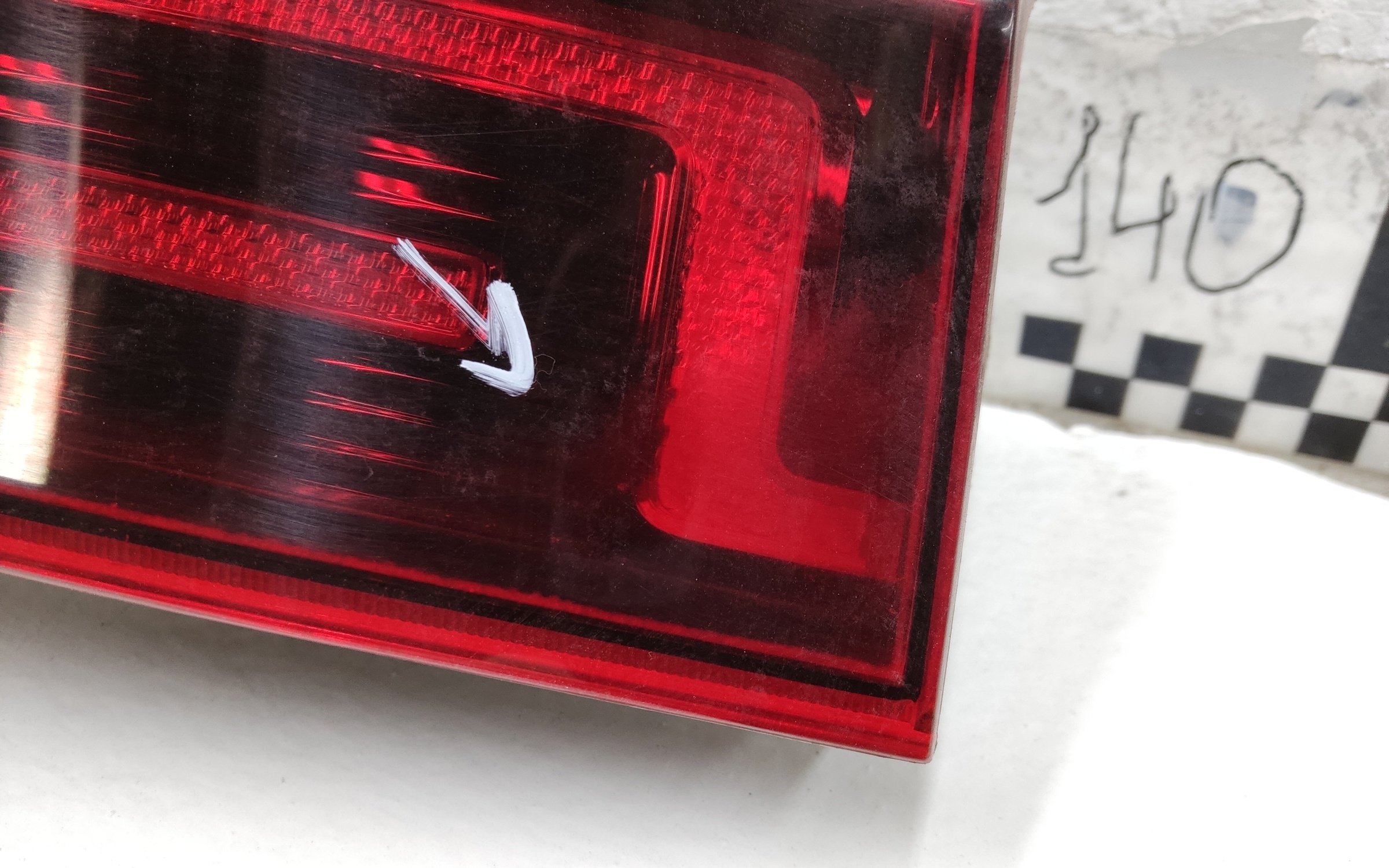 Фонарь крышки багажника Kia Carnival 4 LED