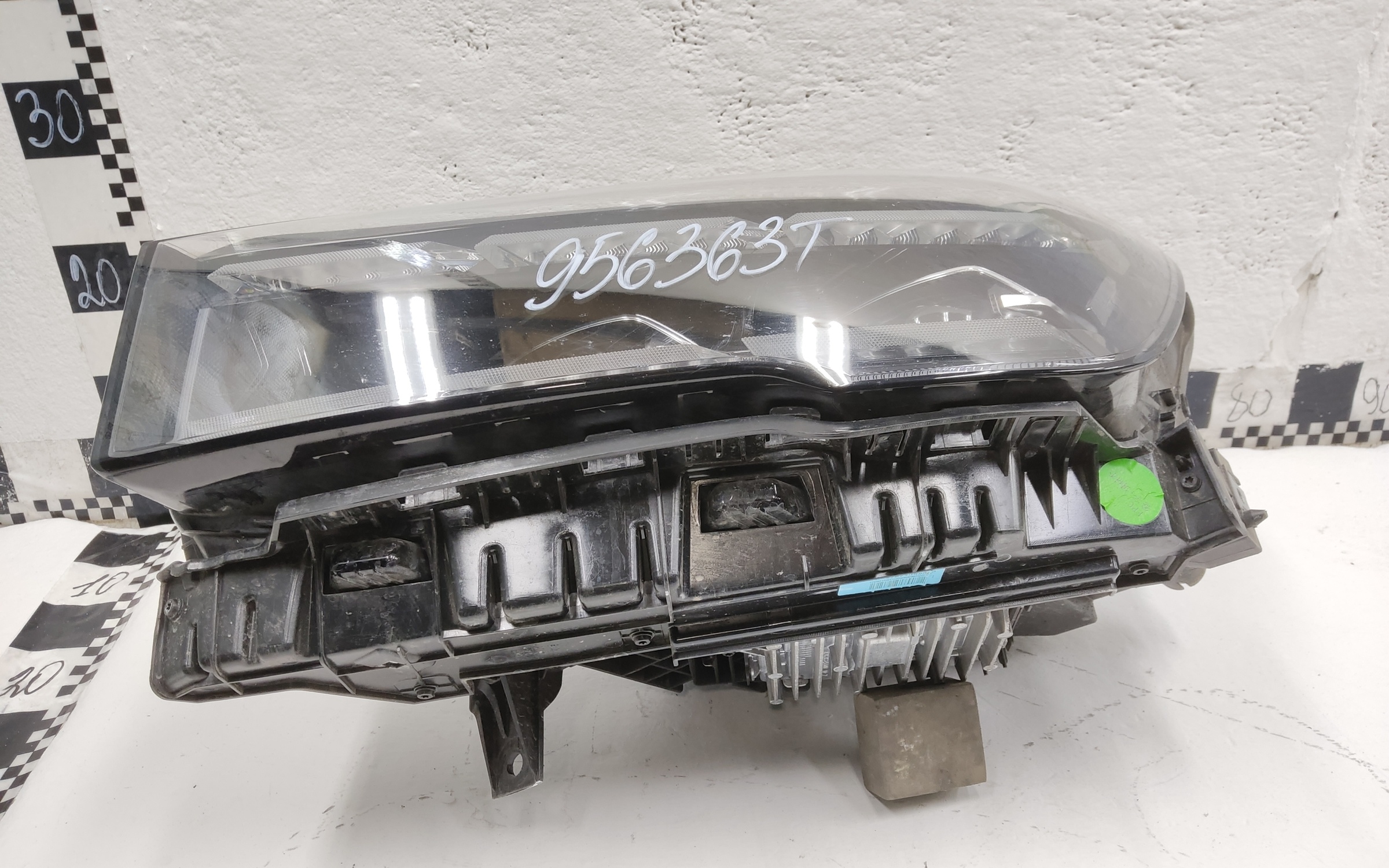 Фара передняя левая Geely Monjaro