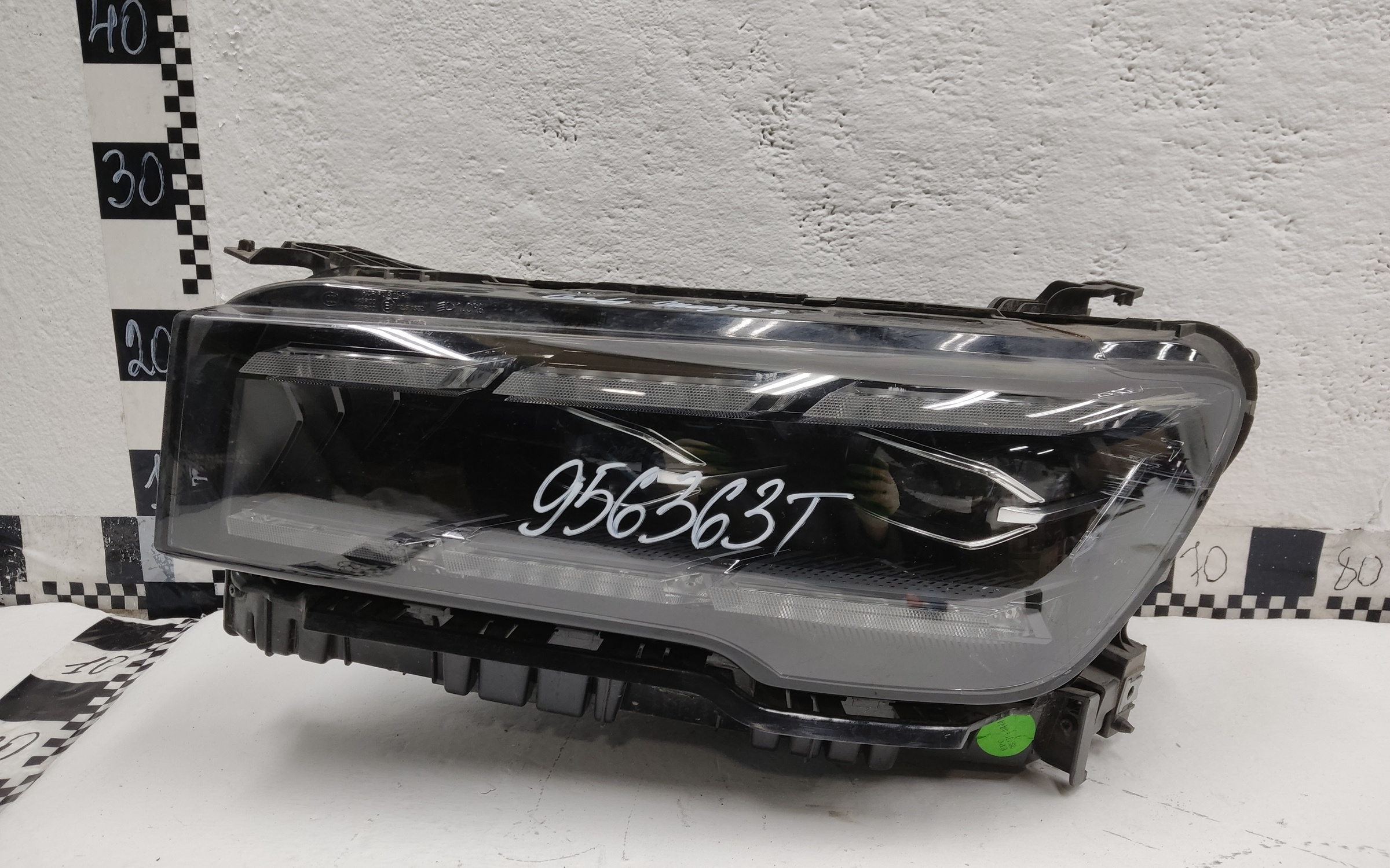 Фара передняя левая Geely Monjaro