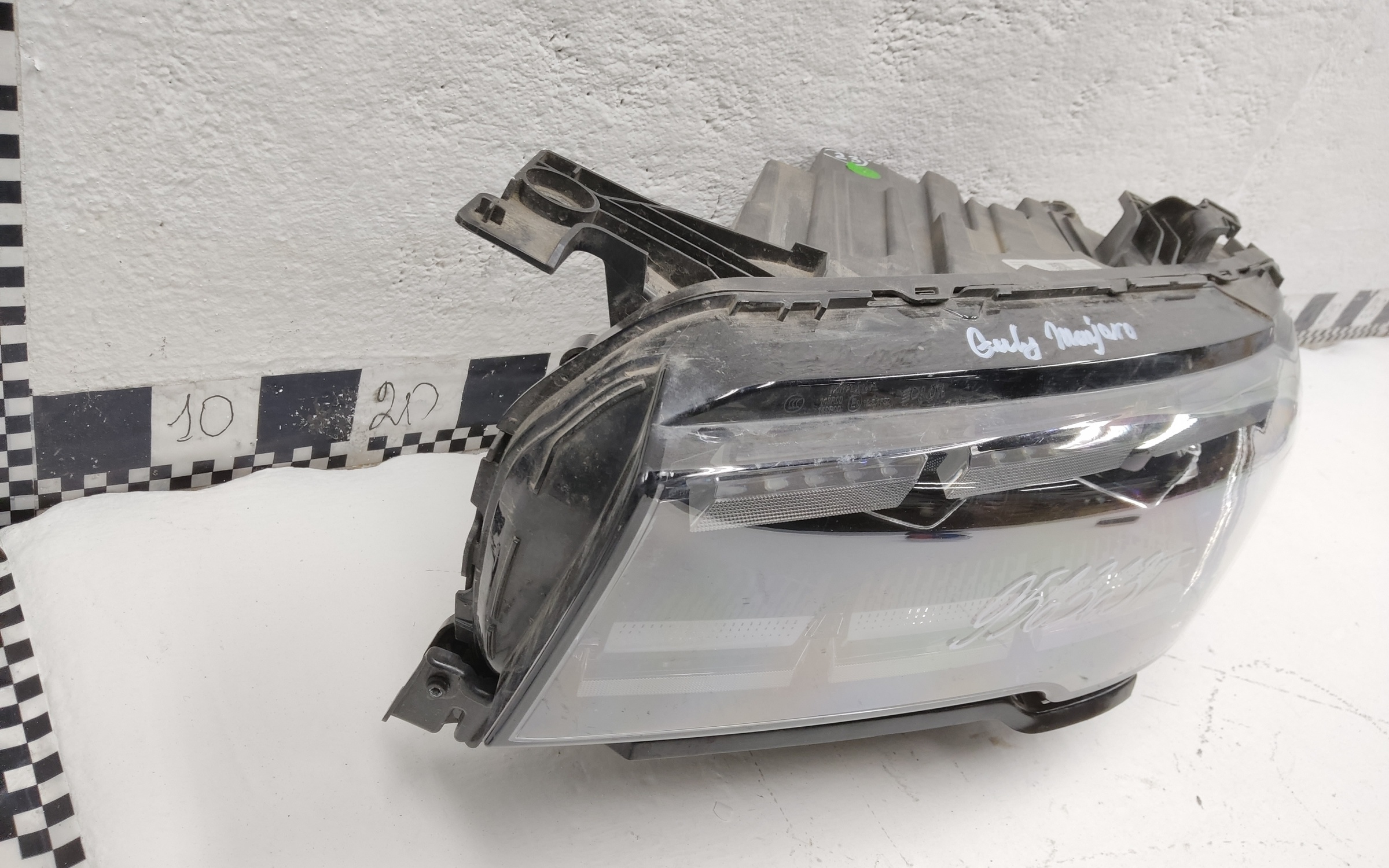 Фара передняя левая Geely Monjaro