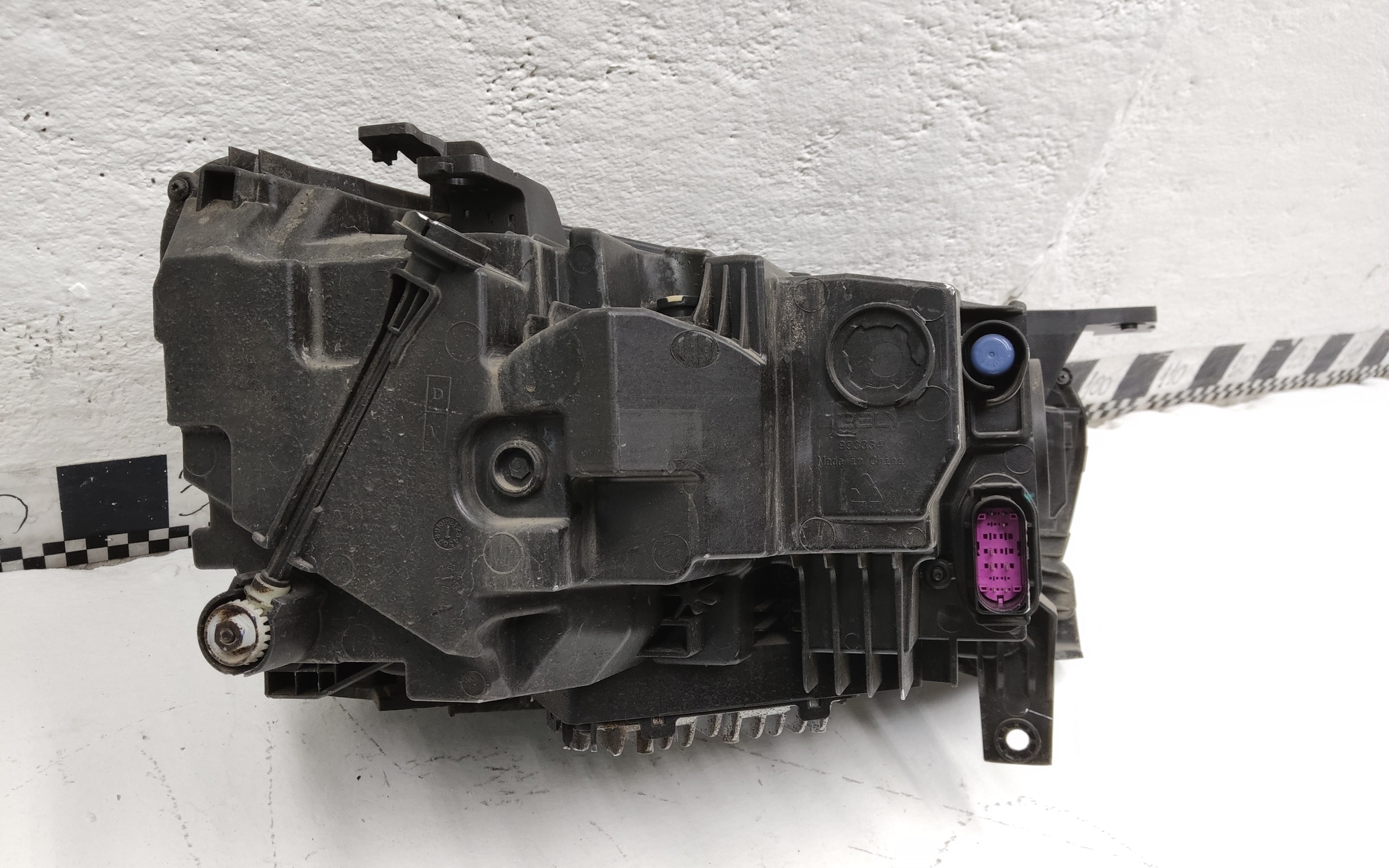 Фара передняя левая Geely Monjaro