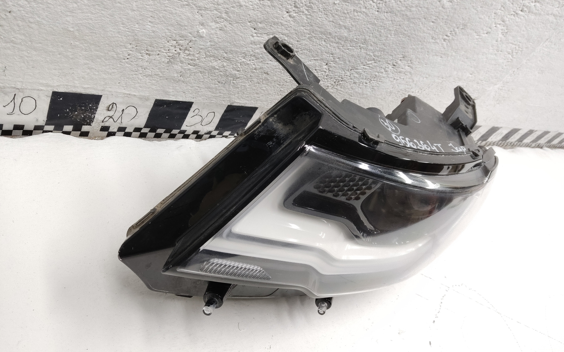 Фара передняя левая Jeep Compass 2 Биксенон