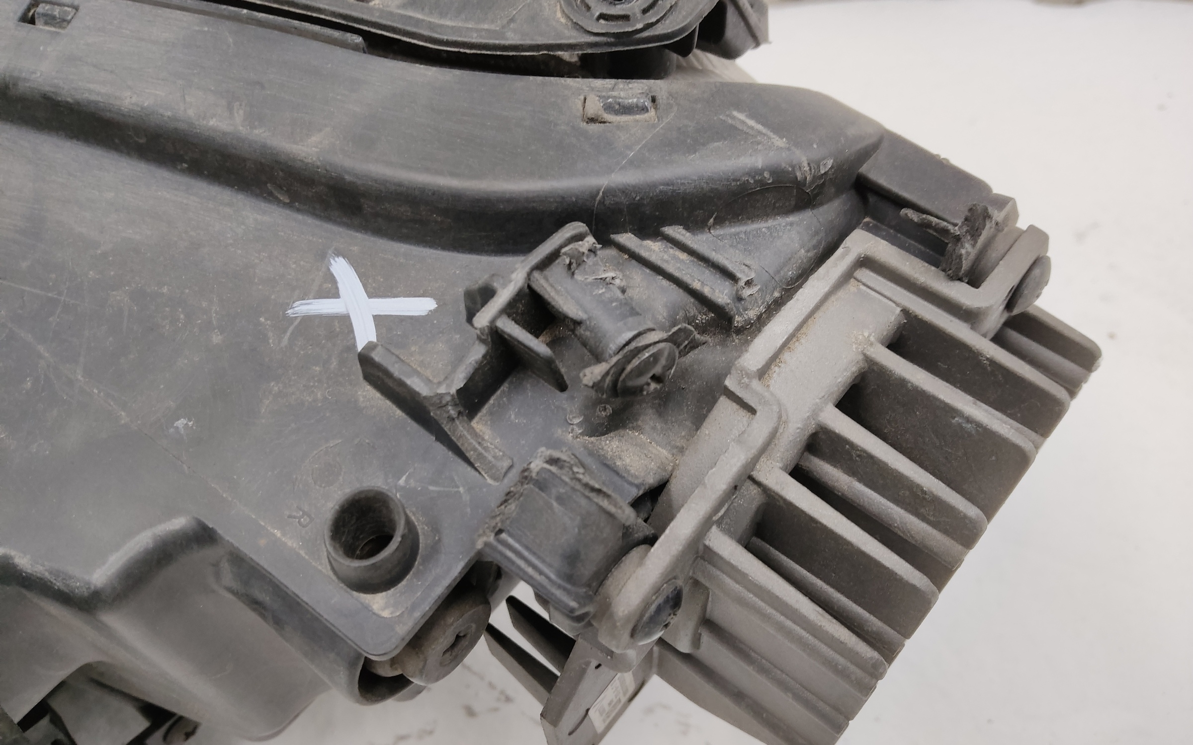 Фара передняя правая Kia Soul 3 LED ДХО