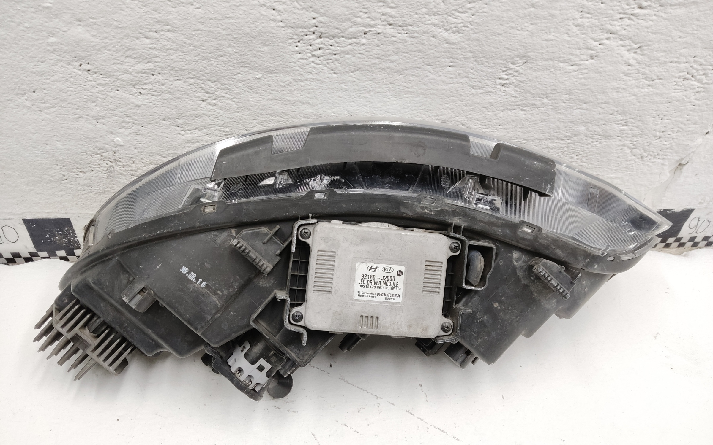 Фара передняя правая Kia Soul 3 LED ДХО