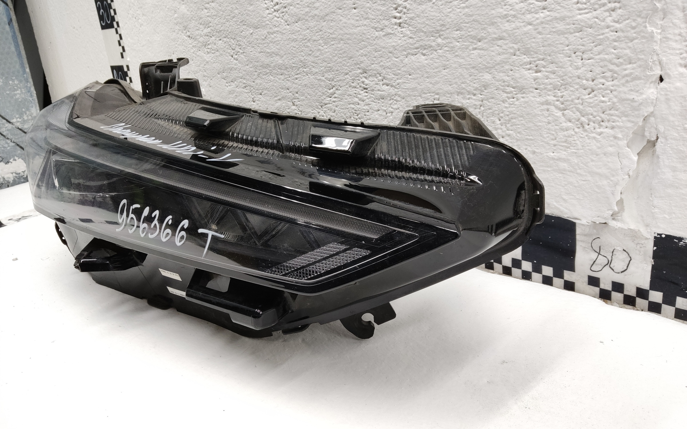 Фара передняя правая Changan UNI-V LED