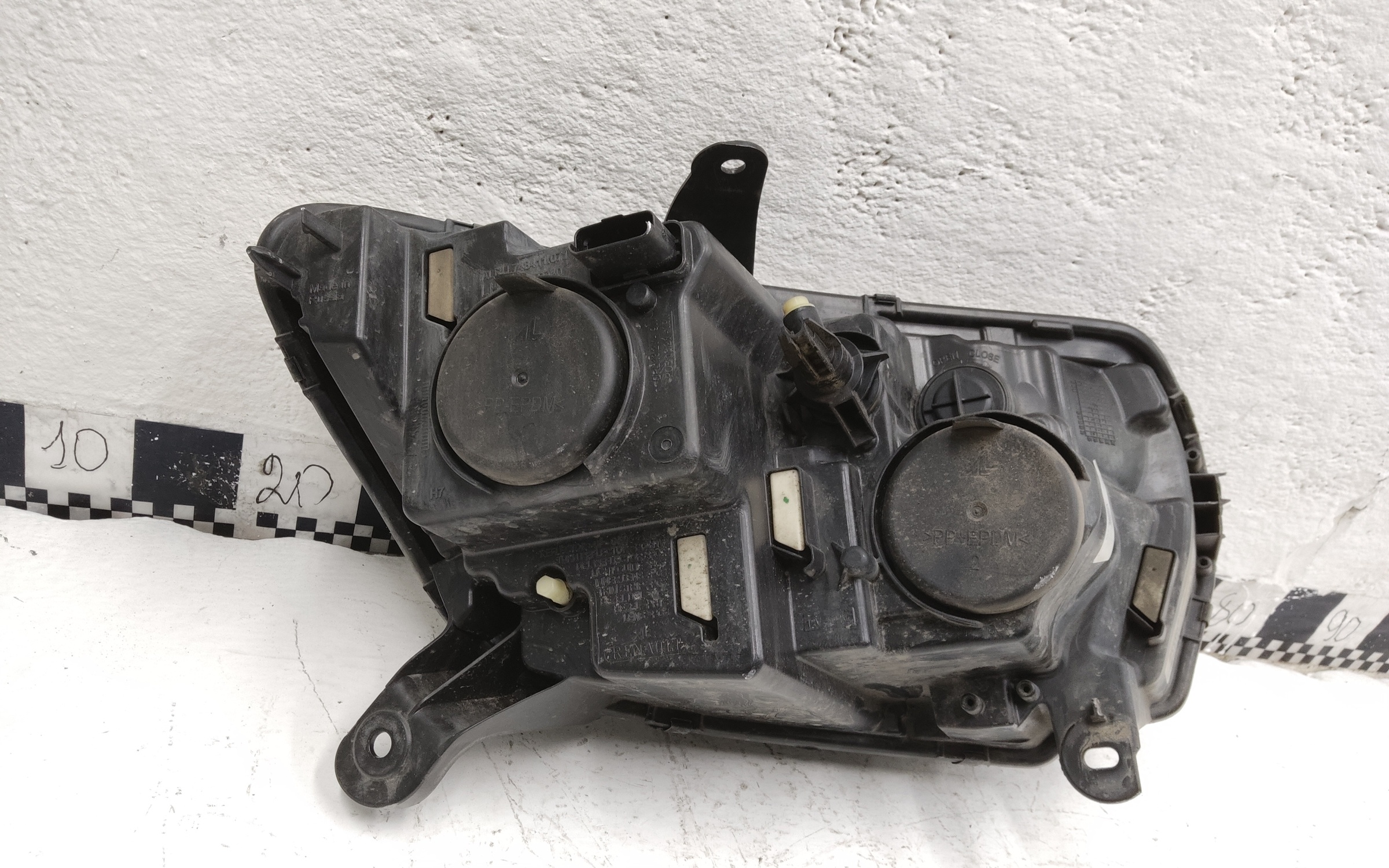 Фара передняя левая Renault Logan 2 Restail галоген с ДХО