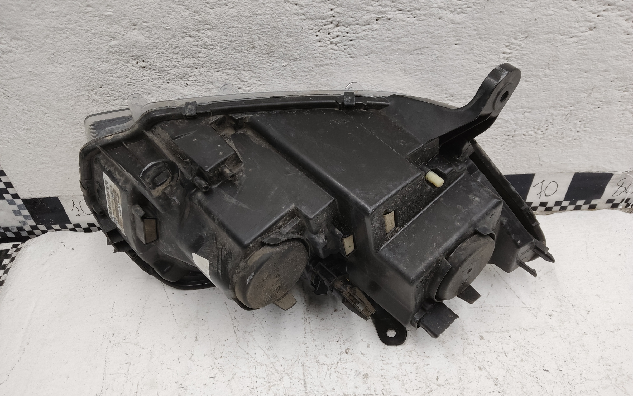 Фара передняя левая Renault Logan 2 Restail галоген с ДХО