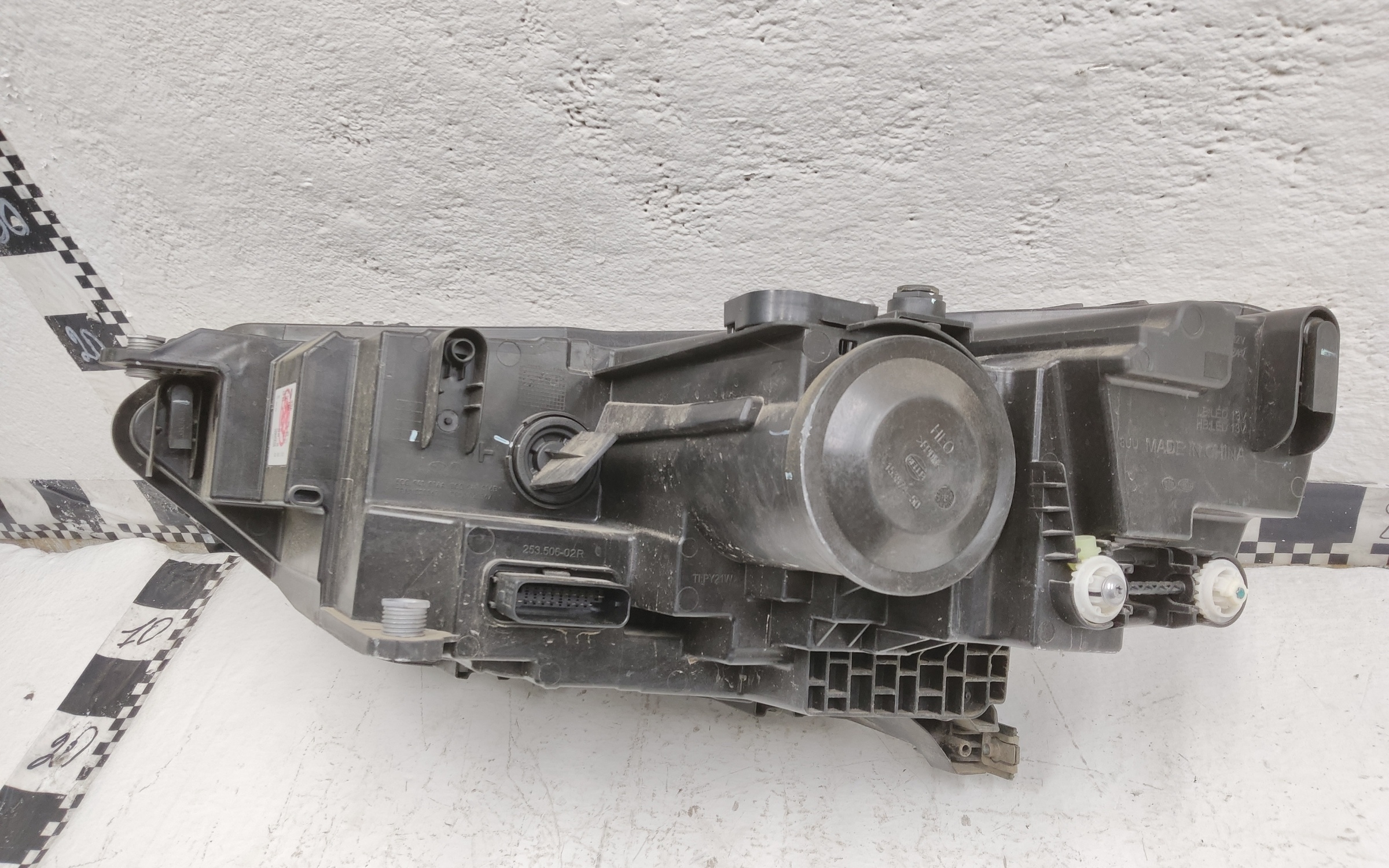 Фара передняя правая Jetta VS5 1 Restail 2 LED