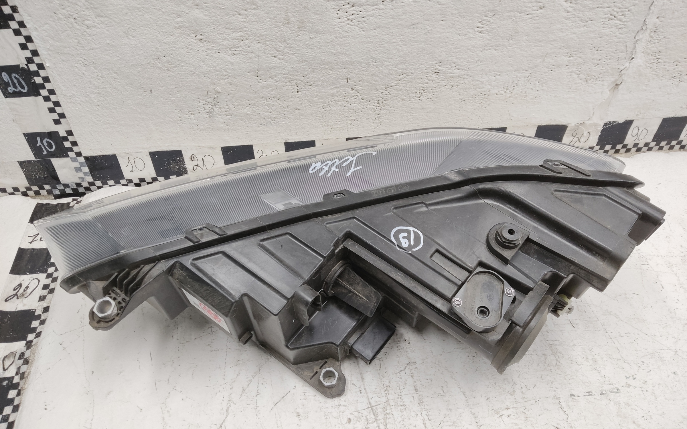 Фара передняя правая Jetta VS5 1 Restail 2 LED