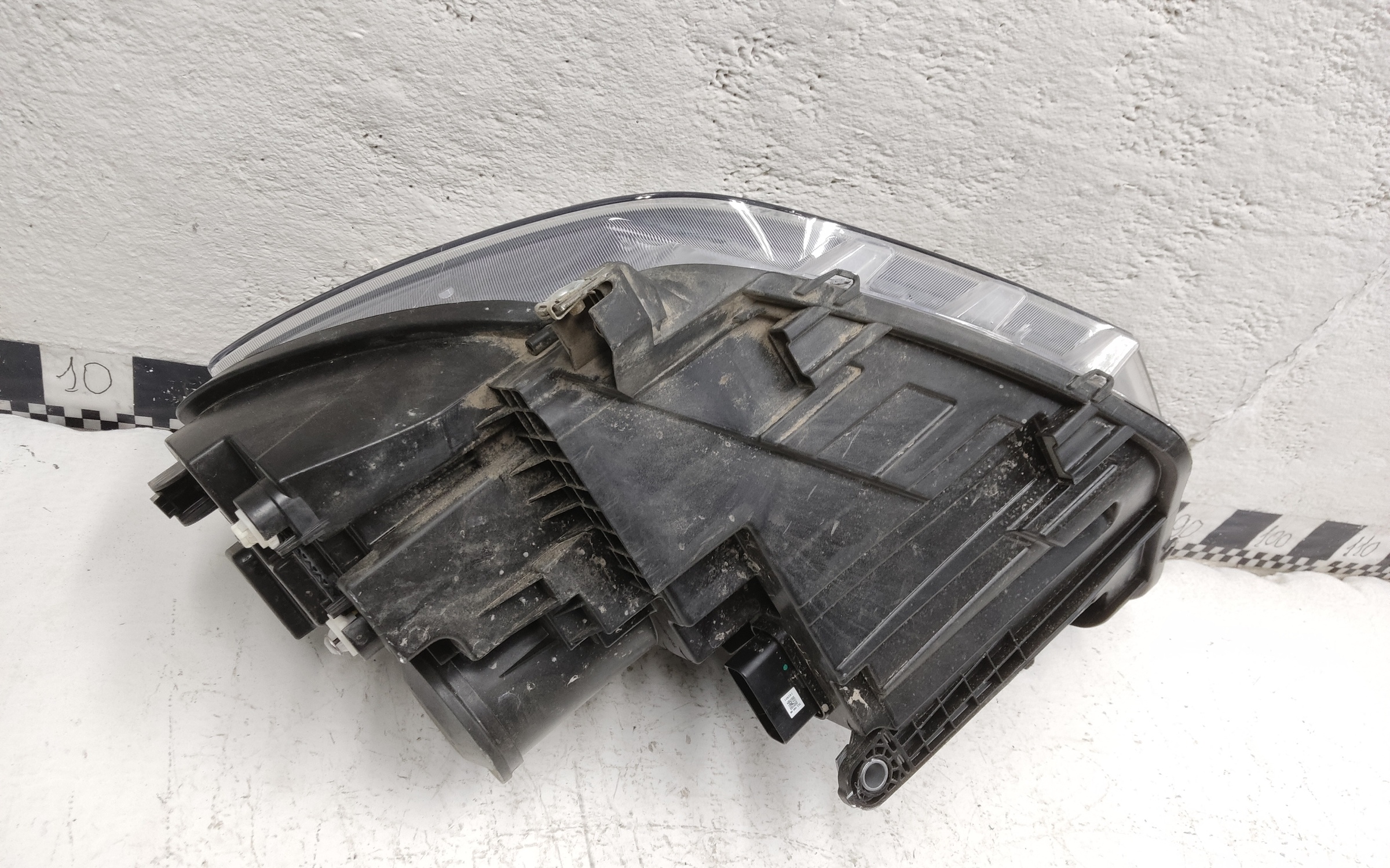 Фара передняя правая Jetta VS5 1 Restail 2 LED