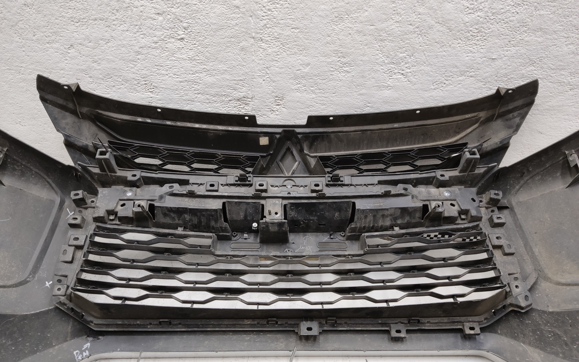 Бампер передний Mitsubishi L200 5 Restail Triton