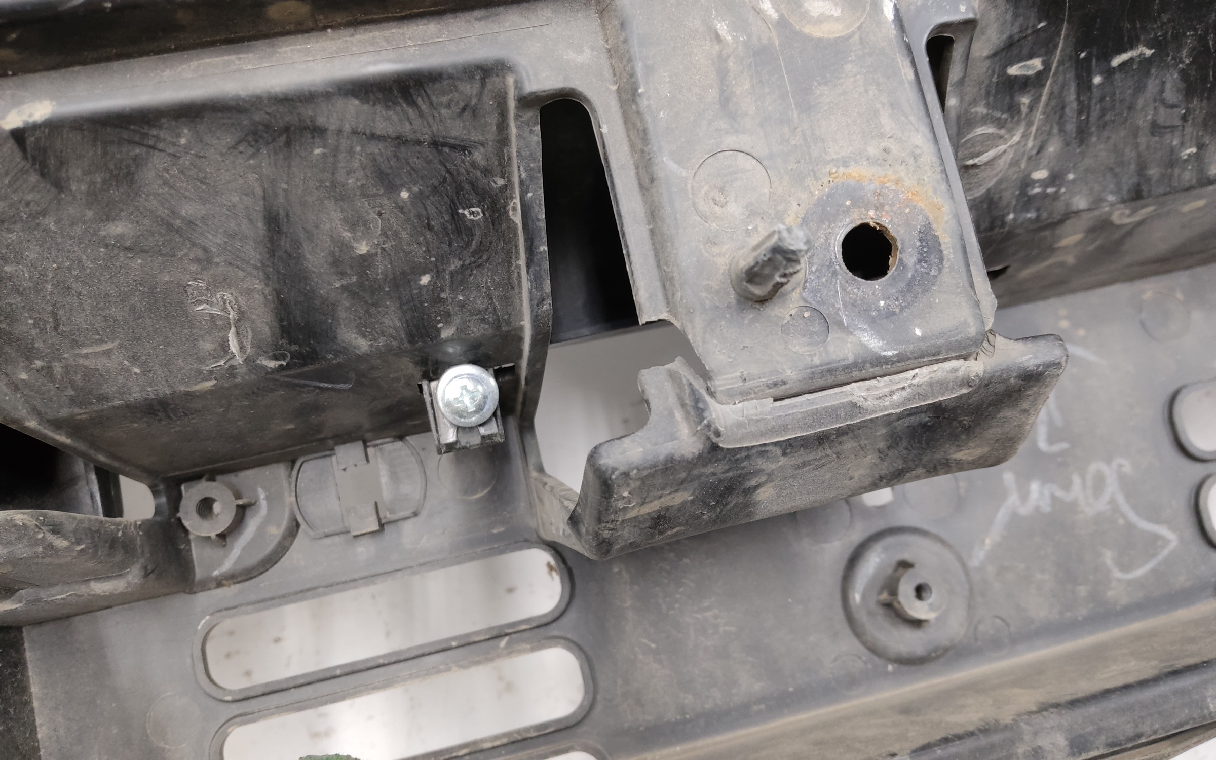 Бампер передний Mitsubishi L200 5 Restail Triton