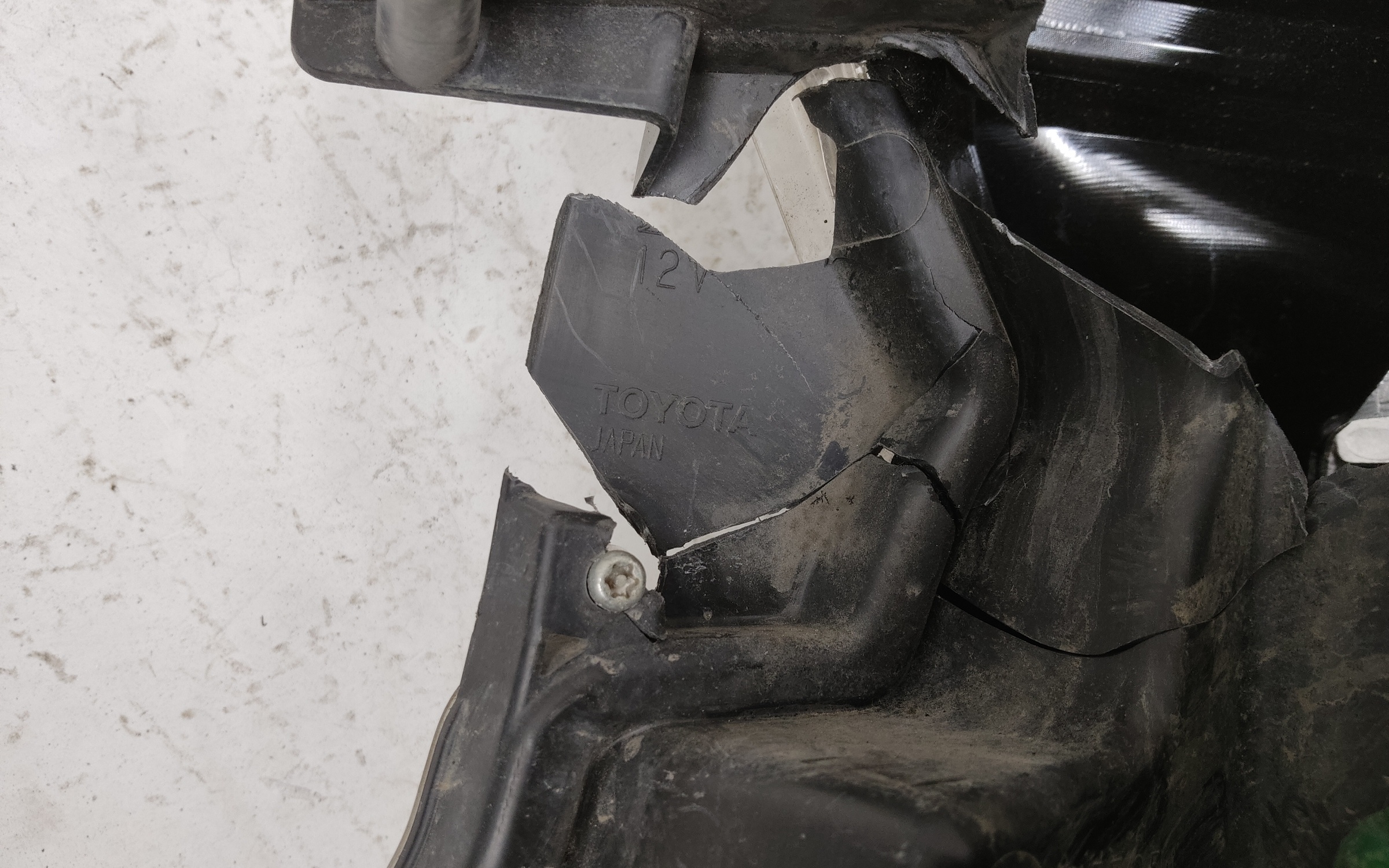 Фара передняя правая Toyota Land Cruiser 200 Restail 2 LED светлая