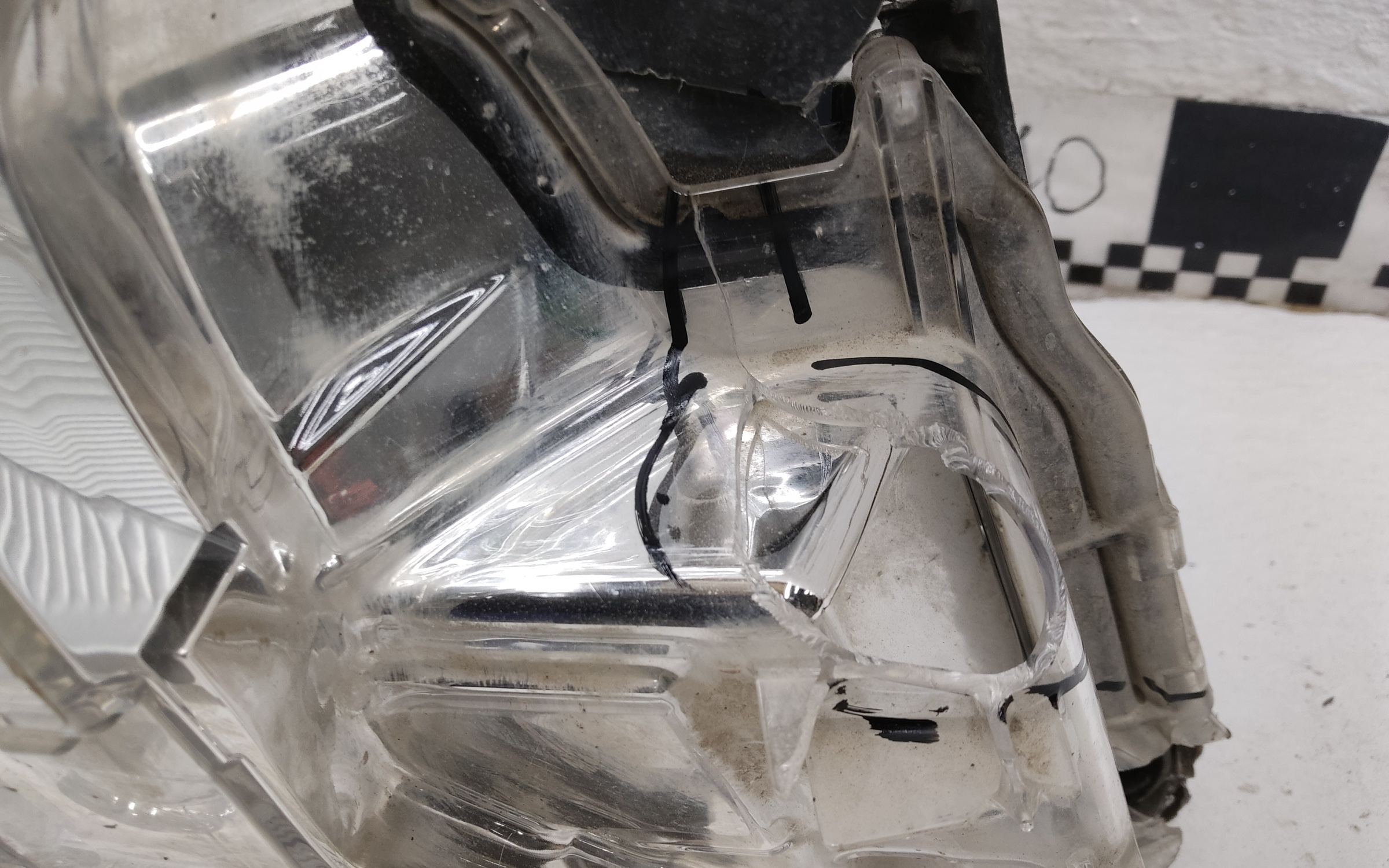 Фара передняя правая Toyota Land Cruiser 200 Restail 2 LED светлая