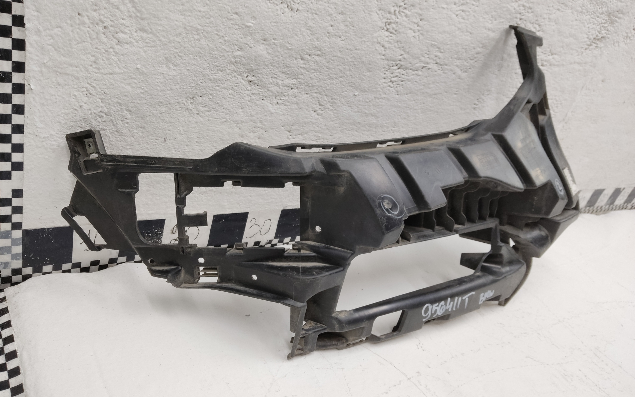 Кронштейн переднего бампера правый BMW X4 G02