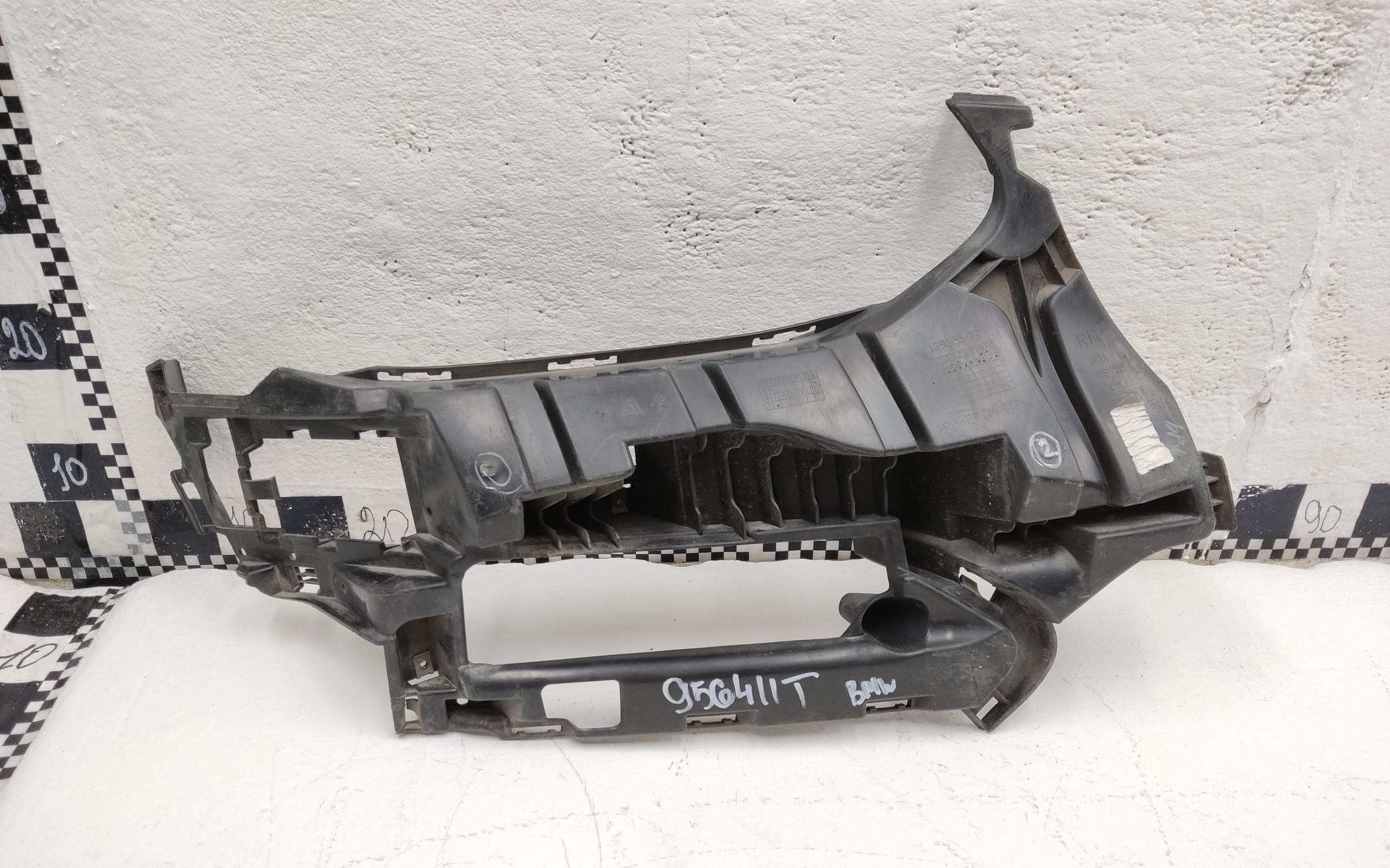 Кронштейн переднего бампера правый BMW X4 G02