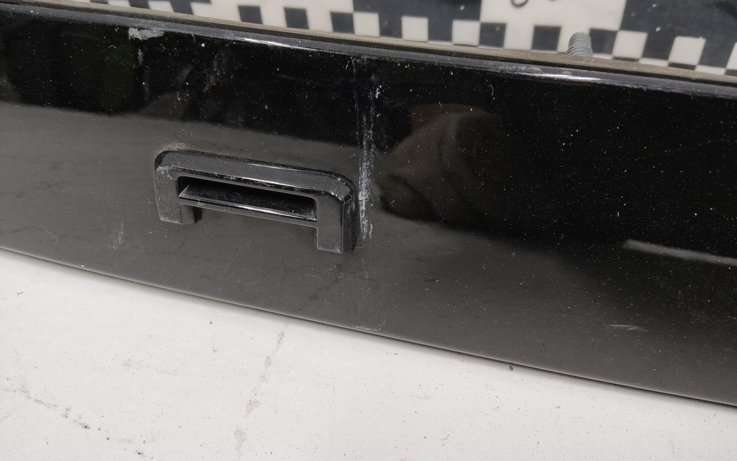 Накладка крышки багажника Toyota Camry V80