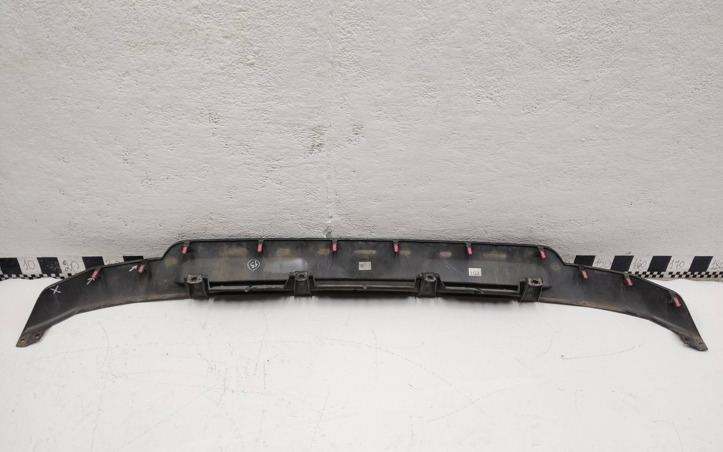 Накладка переднего бампера Toyota Land Cruiser 300