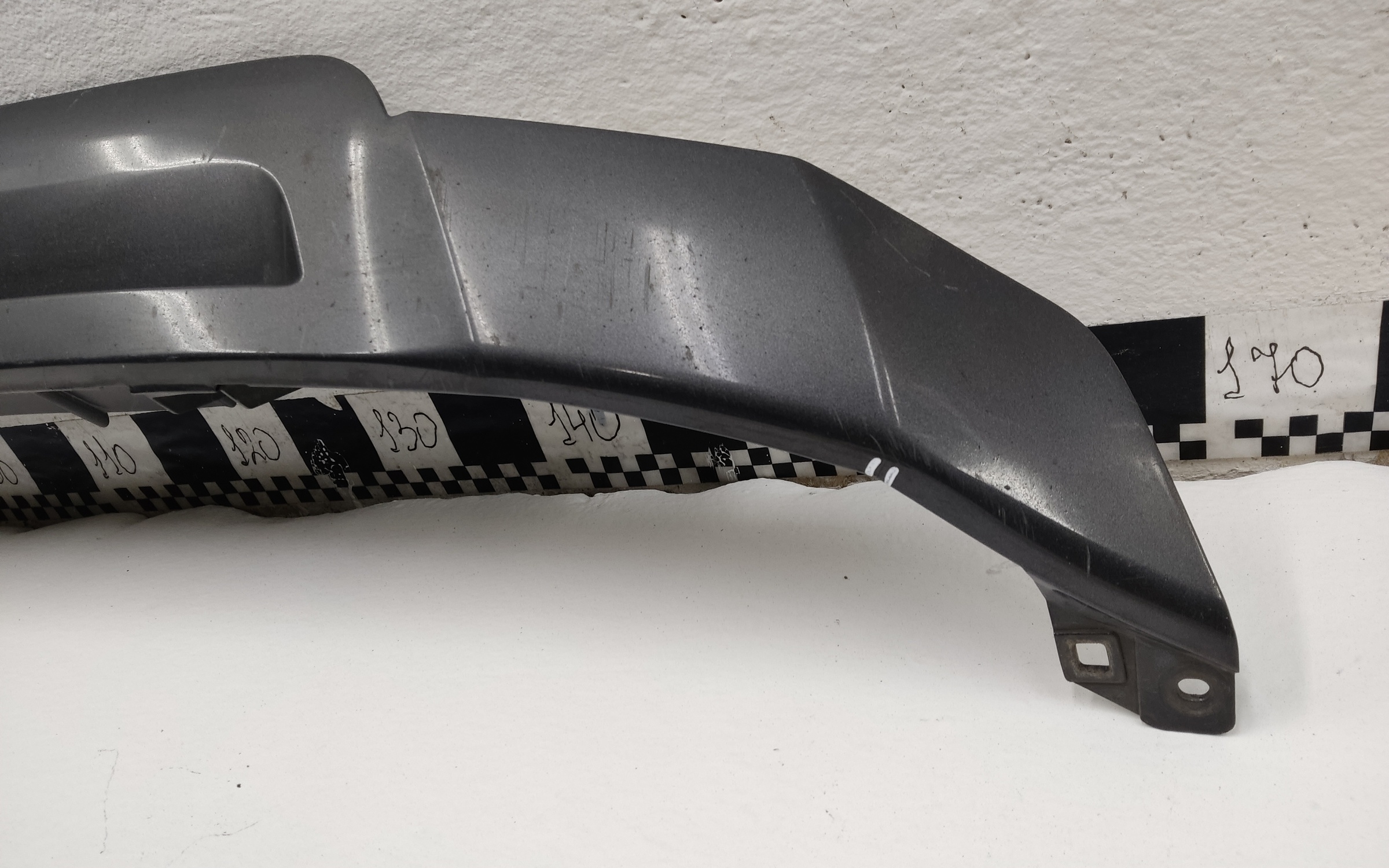 Накладка переднего бампера Toyota Land Cruiser 300