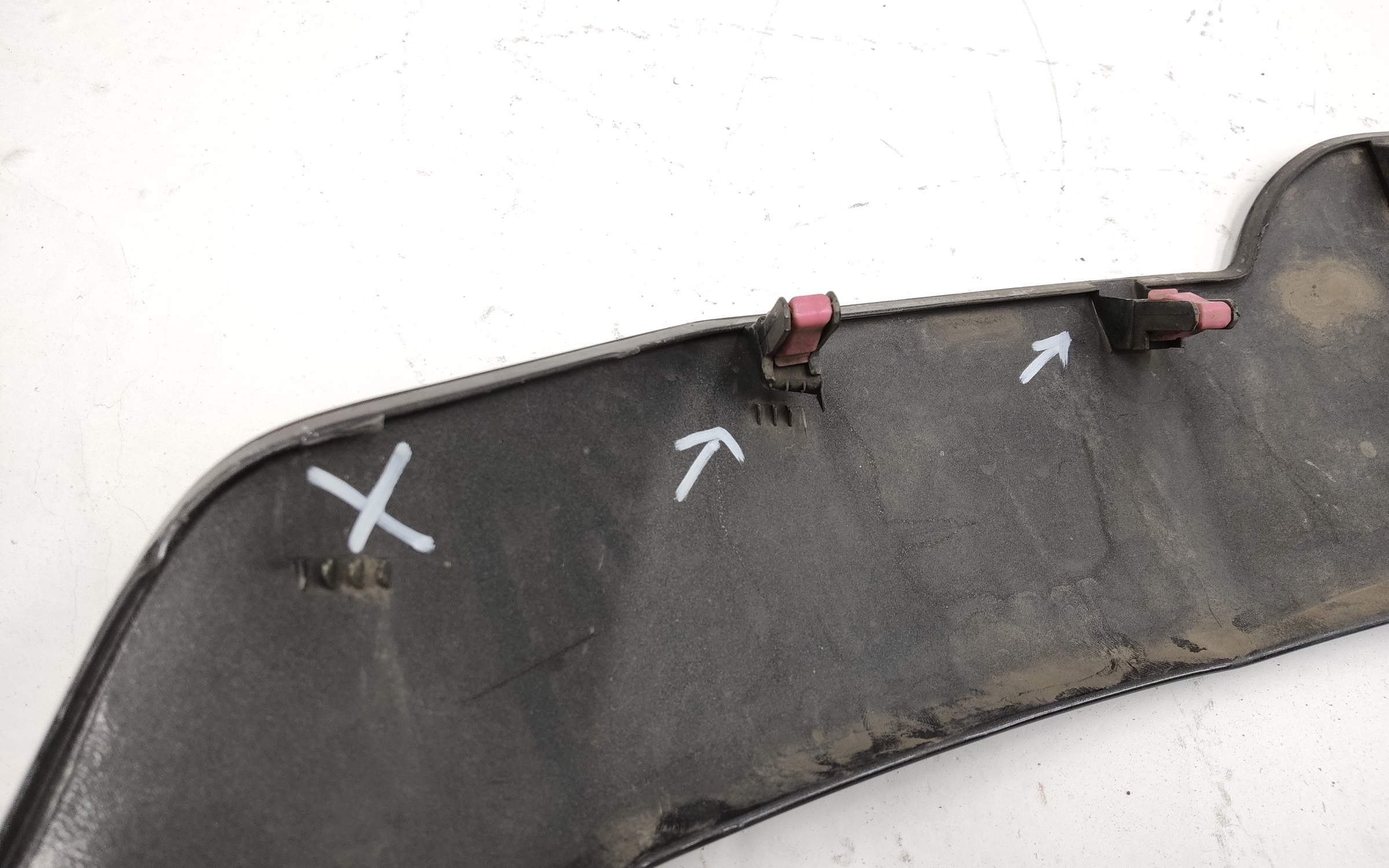 Накладка переднего бампера Toyota Land Cruiser 300