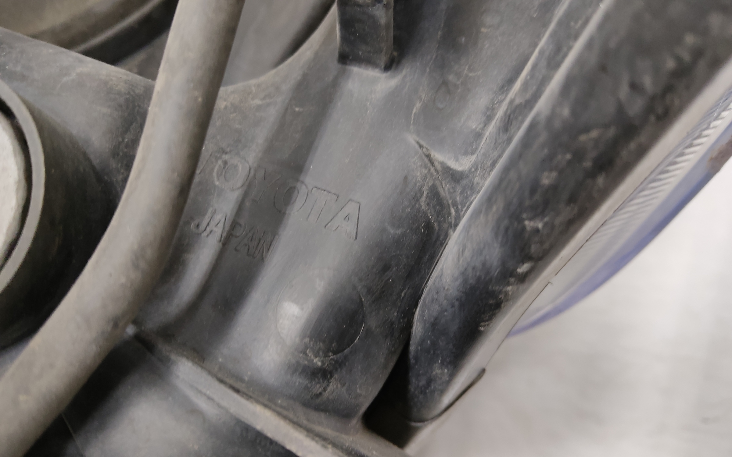 Фара передняя правая Toyota Land Cruiser Prado 150 Restail LED ДХО