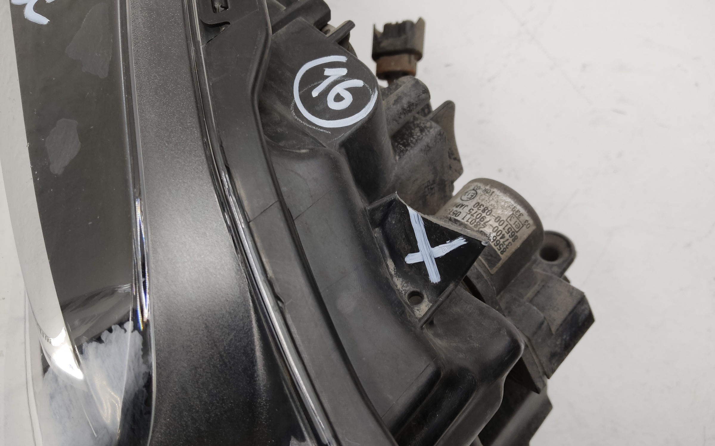 Фара передняя правая Toyota Land Cruiser Prado 150 Restail LED ДХО