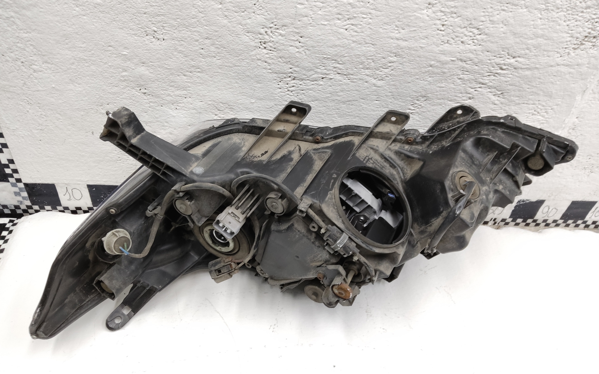 Фара передняя правая Toyota Land Cruiser Prado 150 Restail LED ДХО