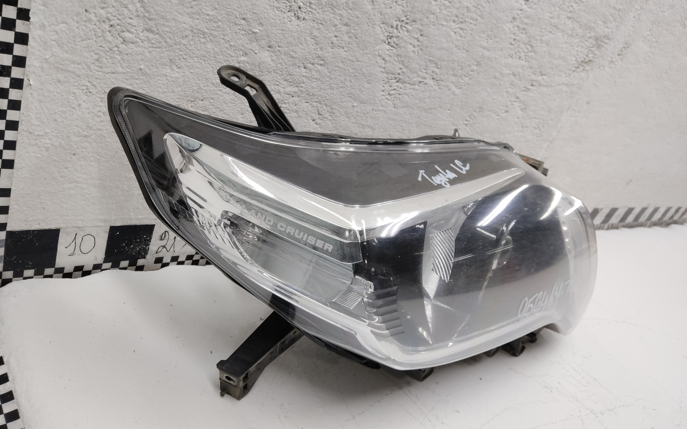 Фара передняя правая Toyota Land Cruiser Prado 150 Restail LED ДХО