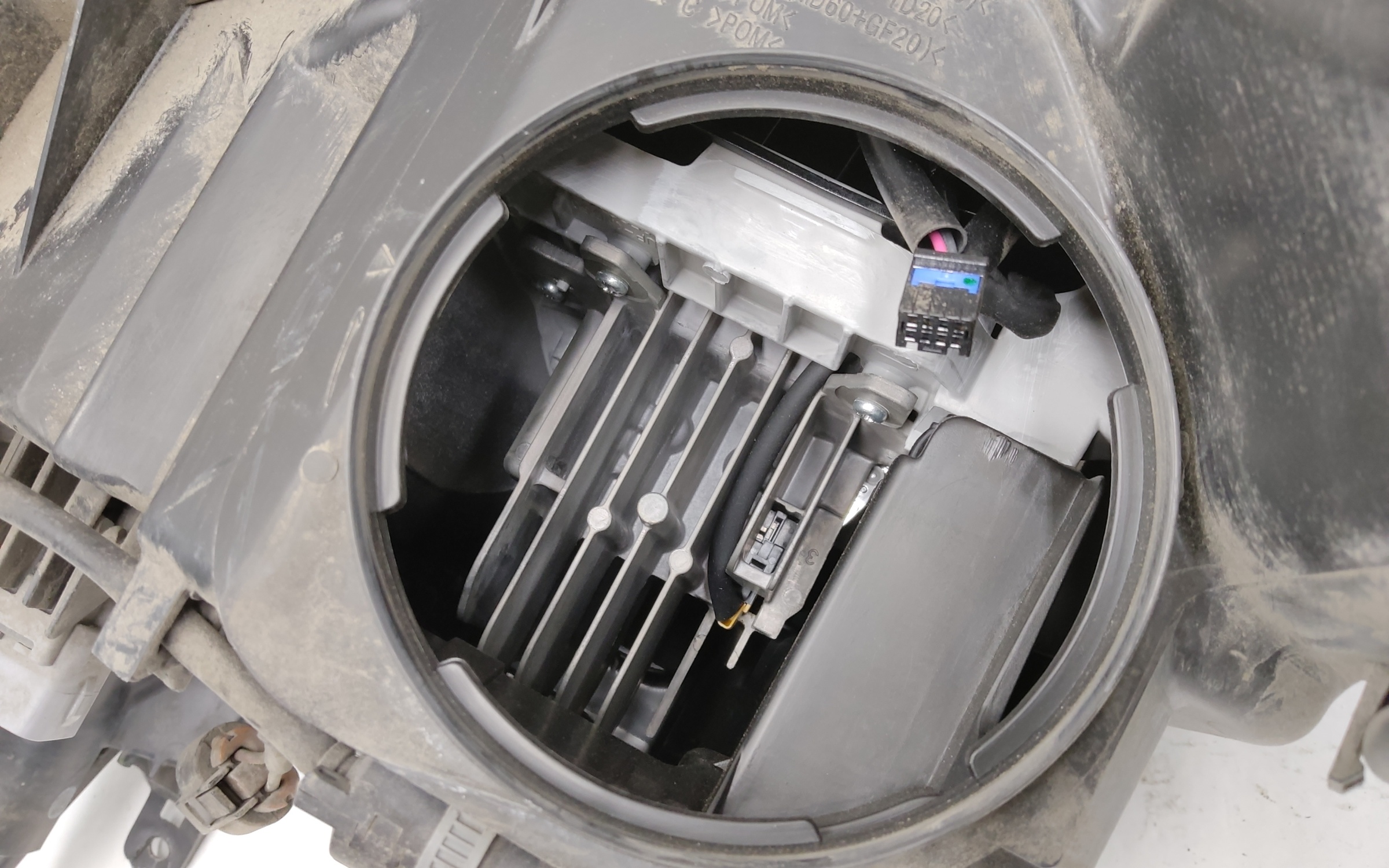 Фара передняя правая Toyota Land Cruiser Prado 150 Restail LED ДХО