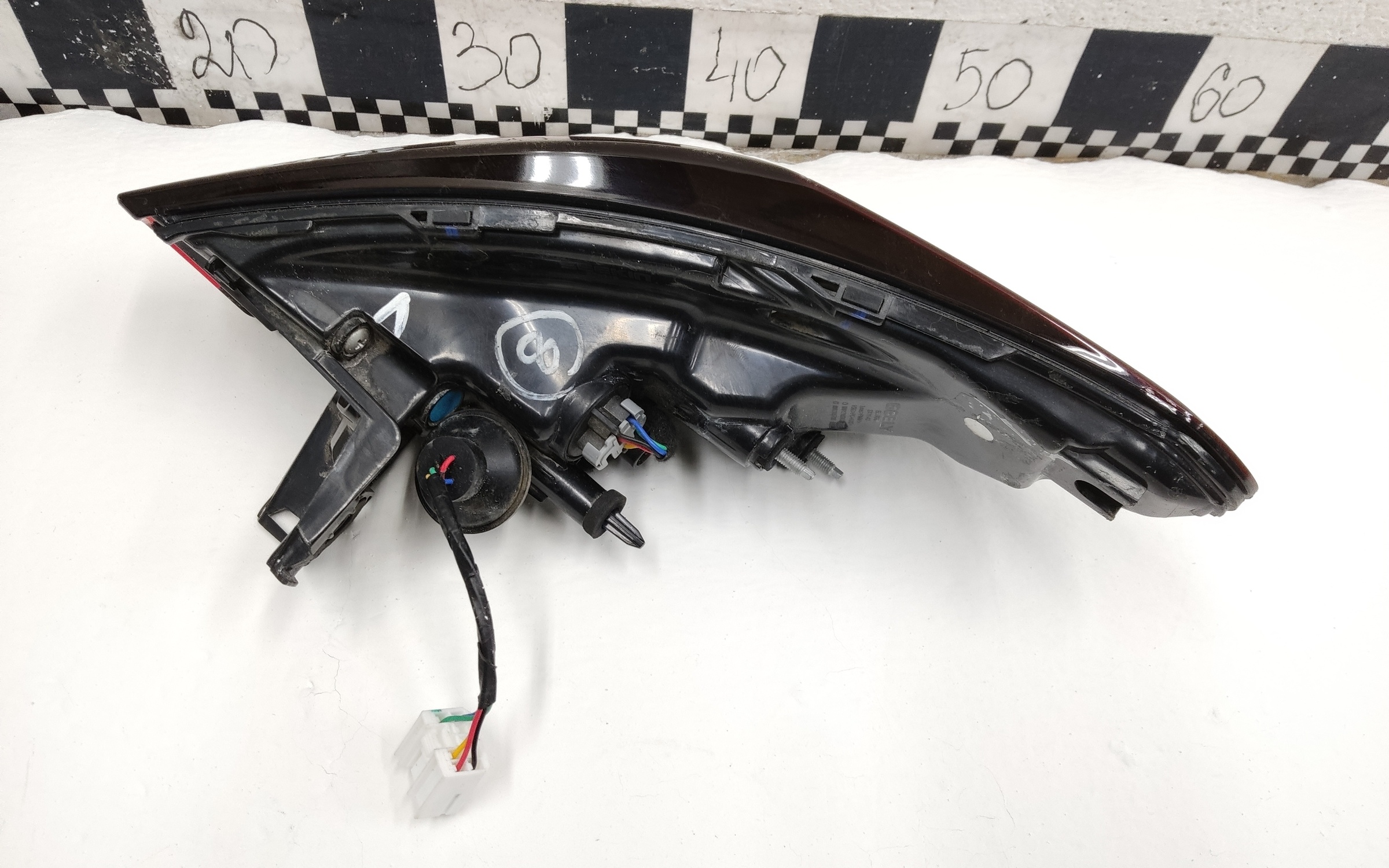 Фонарь задний левый наружный Geely Coolray Restail LED