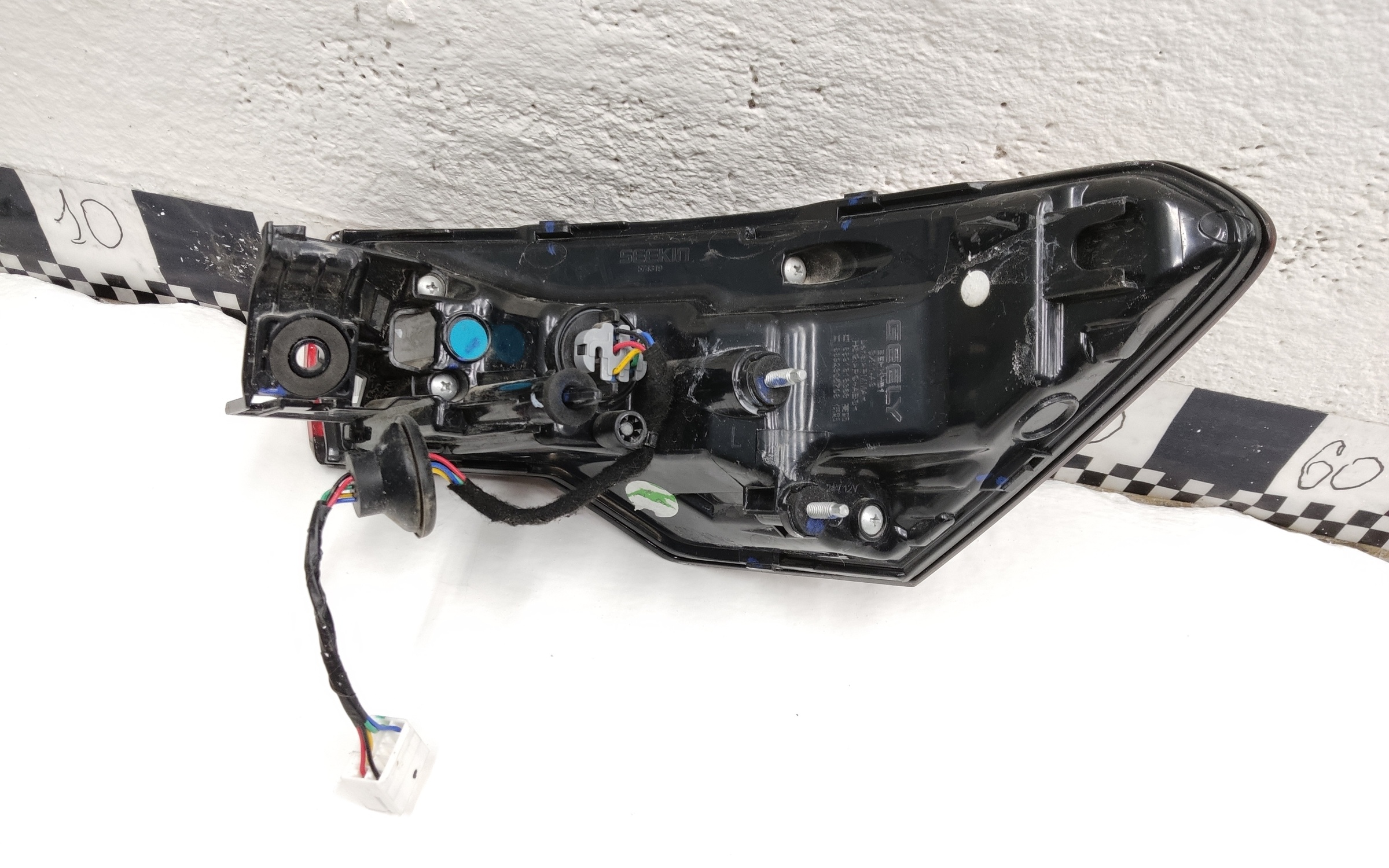 Фонарь задний левый наружный Geely Coolray Restail LED