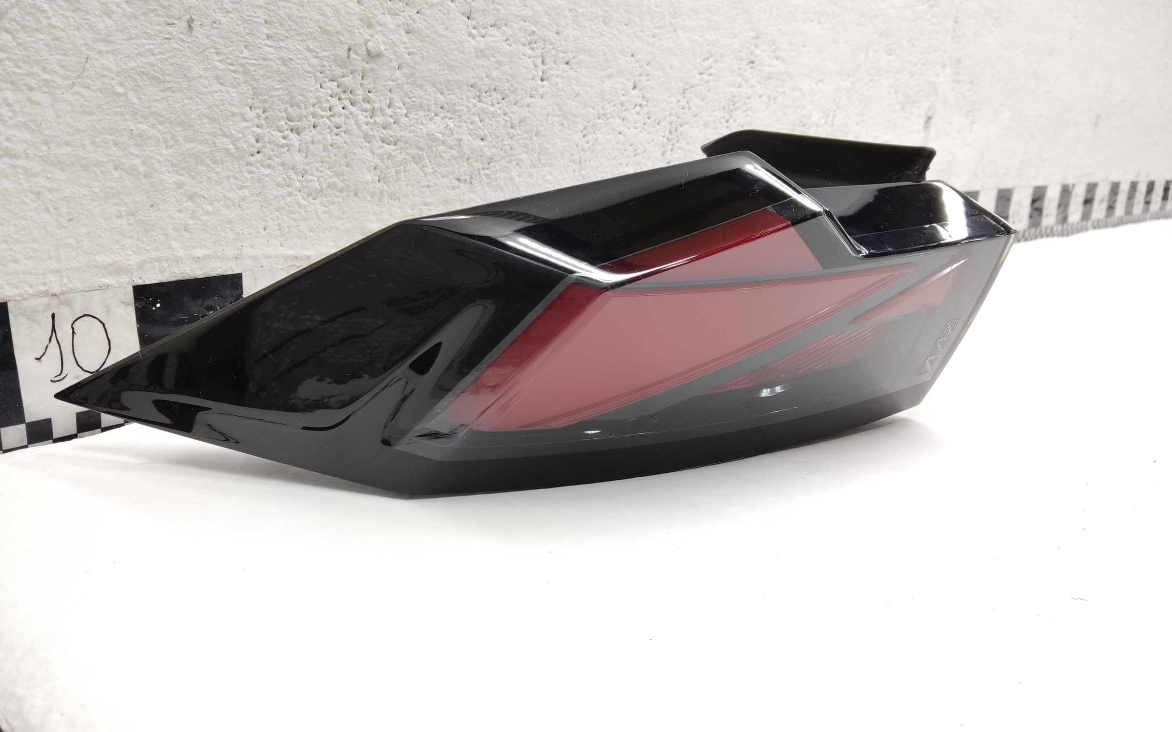 Фонарь задний левый наружный Changan Uni-V