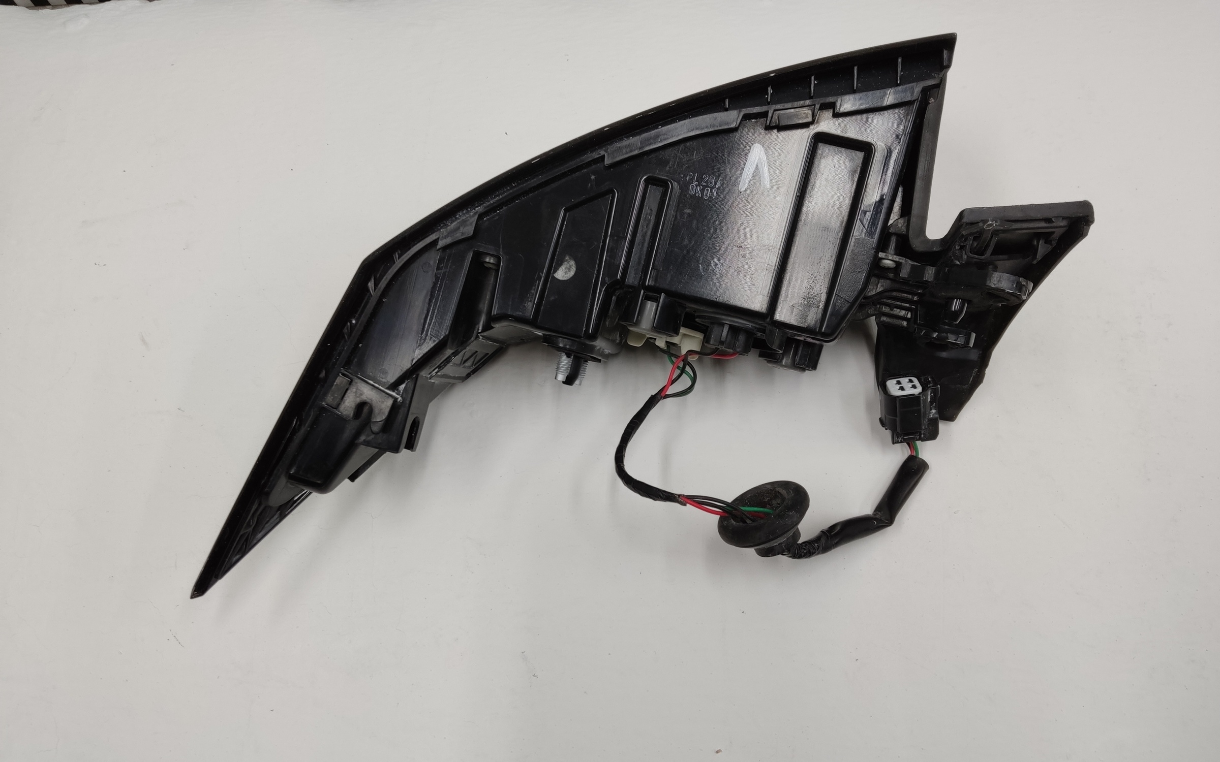 Фонарь задний левый наружный Changan Uni-V