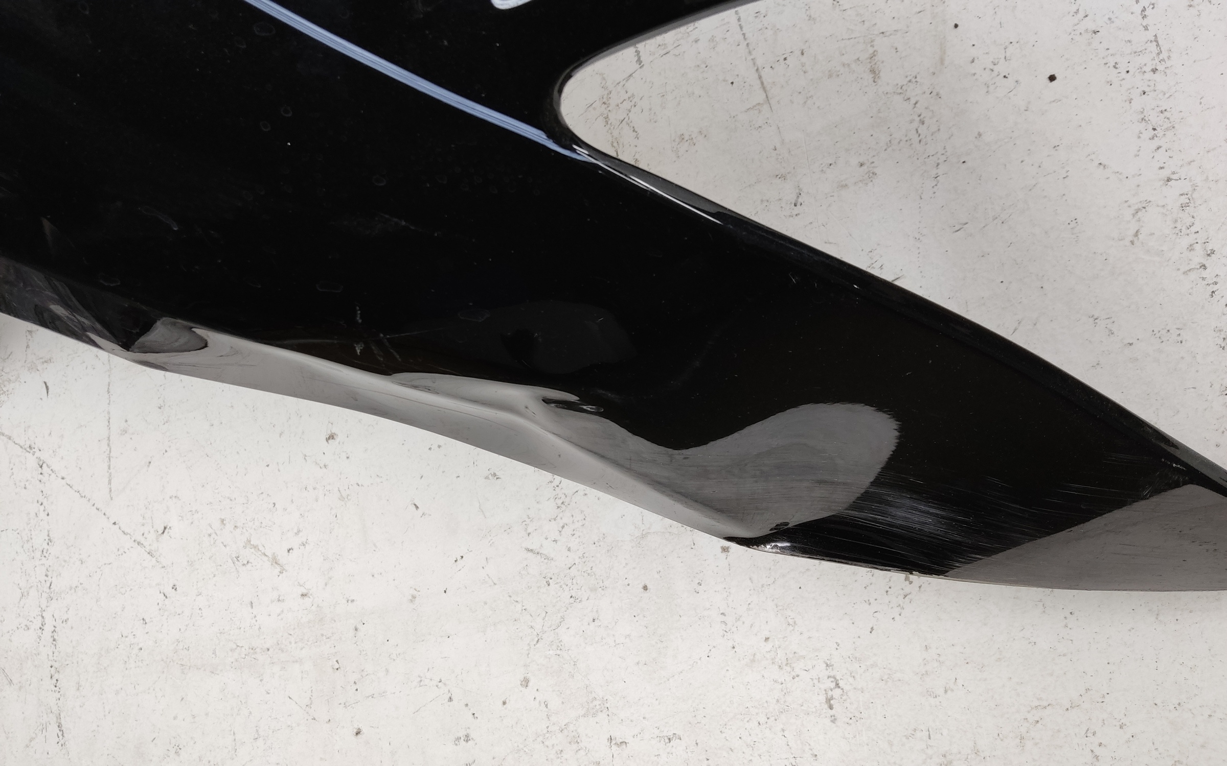 Крыло переднее правое Genesis G80