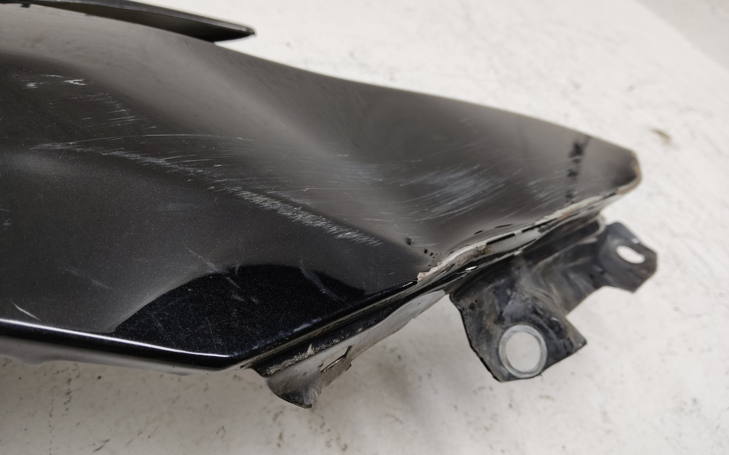 Крыло переднее правое Genesis G80