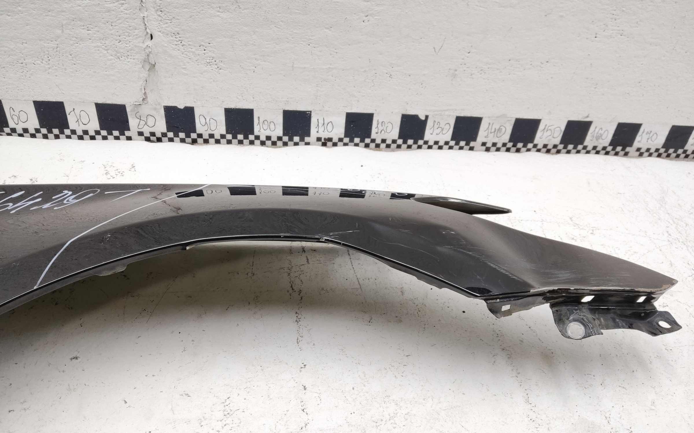 Крыло переднее правое Genesis G80