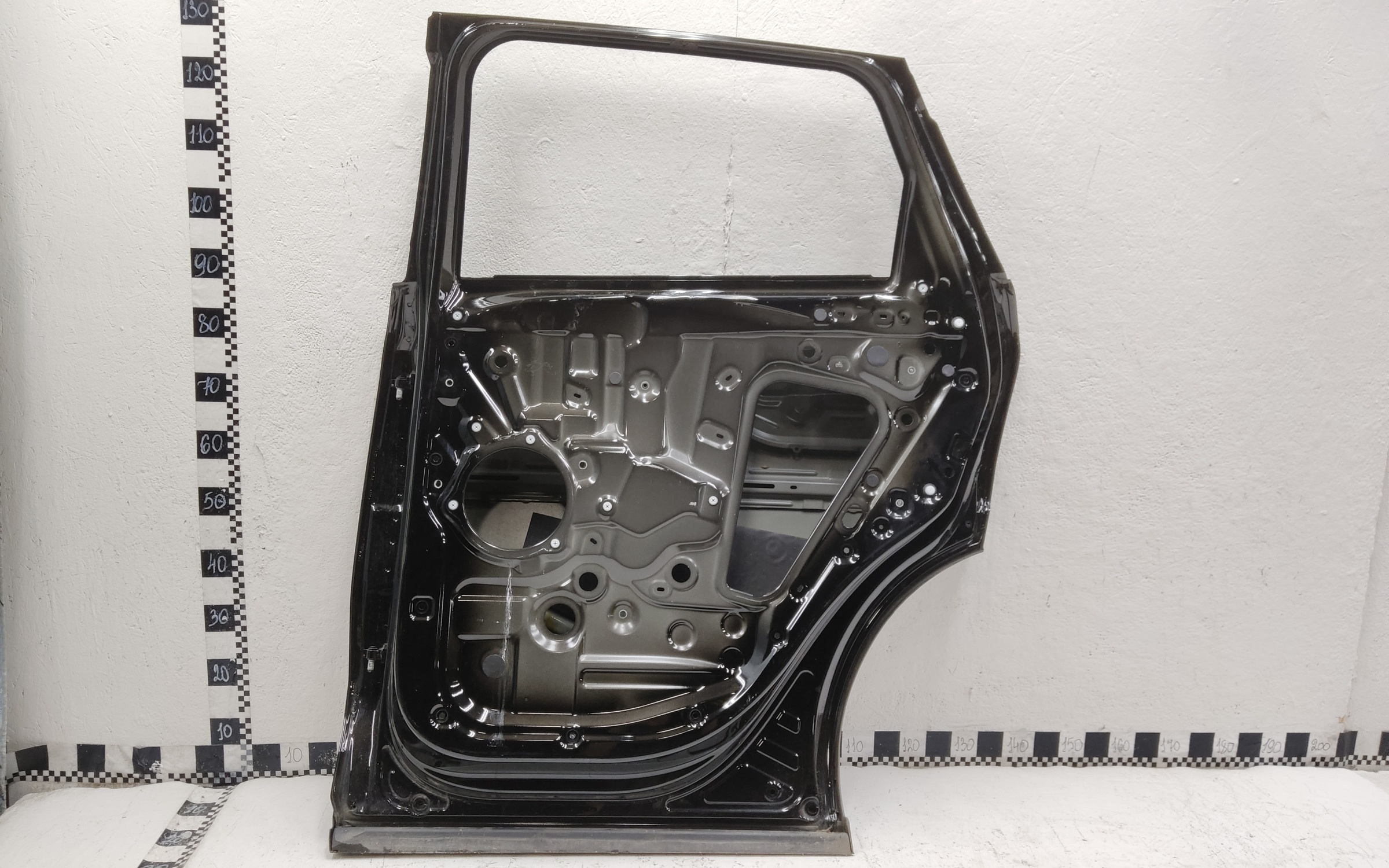 Дверь задняя правая Exeed RX