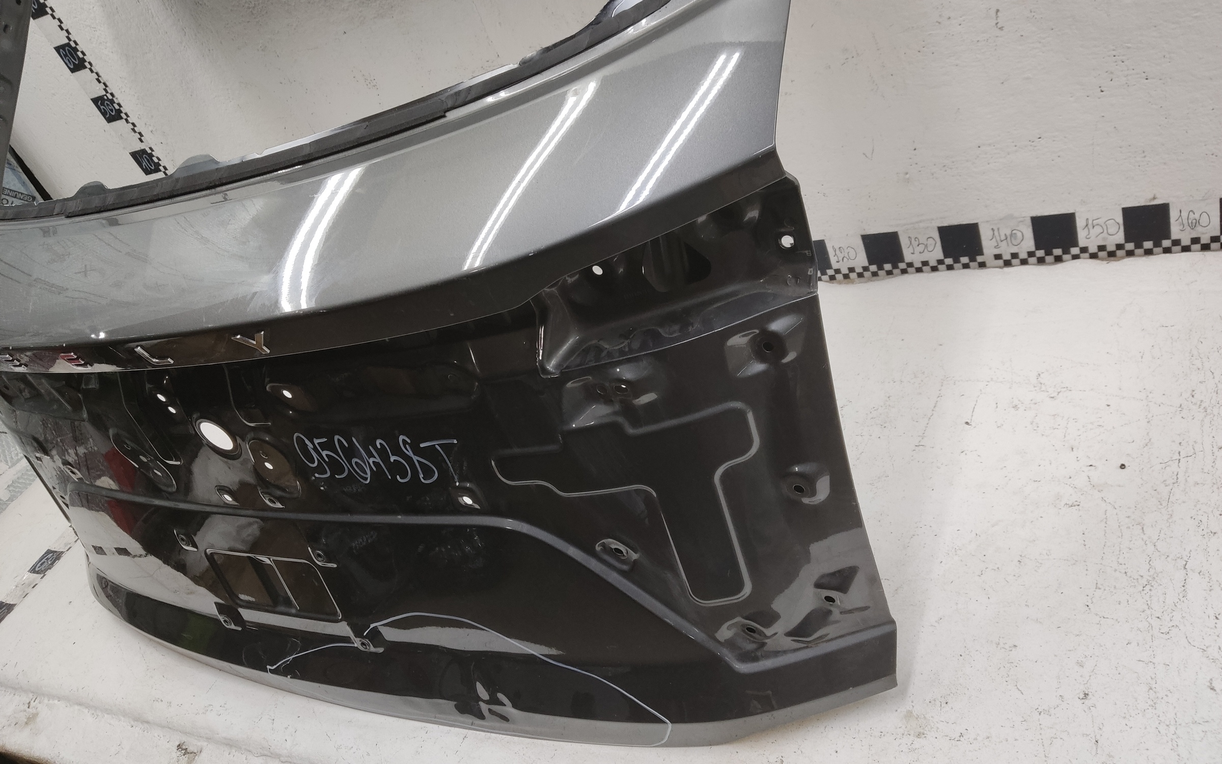 Крышка багажника Geely Coolray Restail