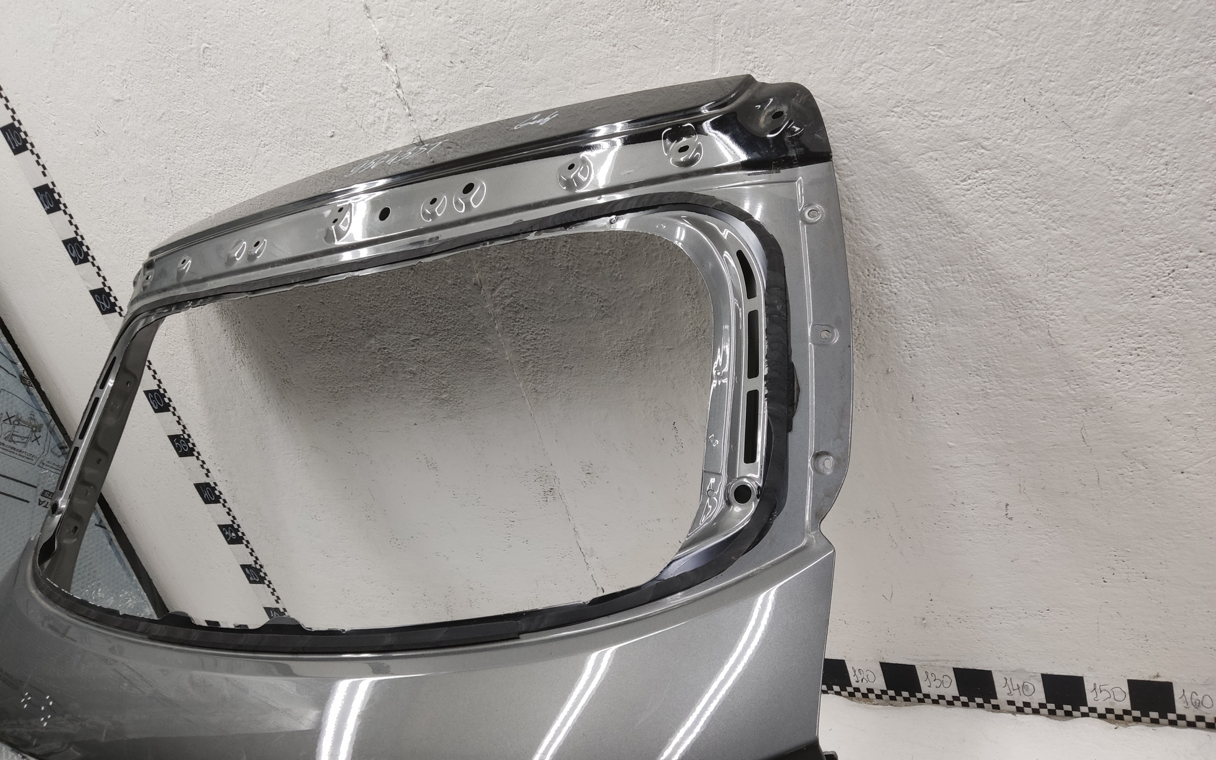 Крышка багажника Geely Coolray Restail