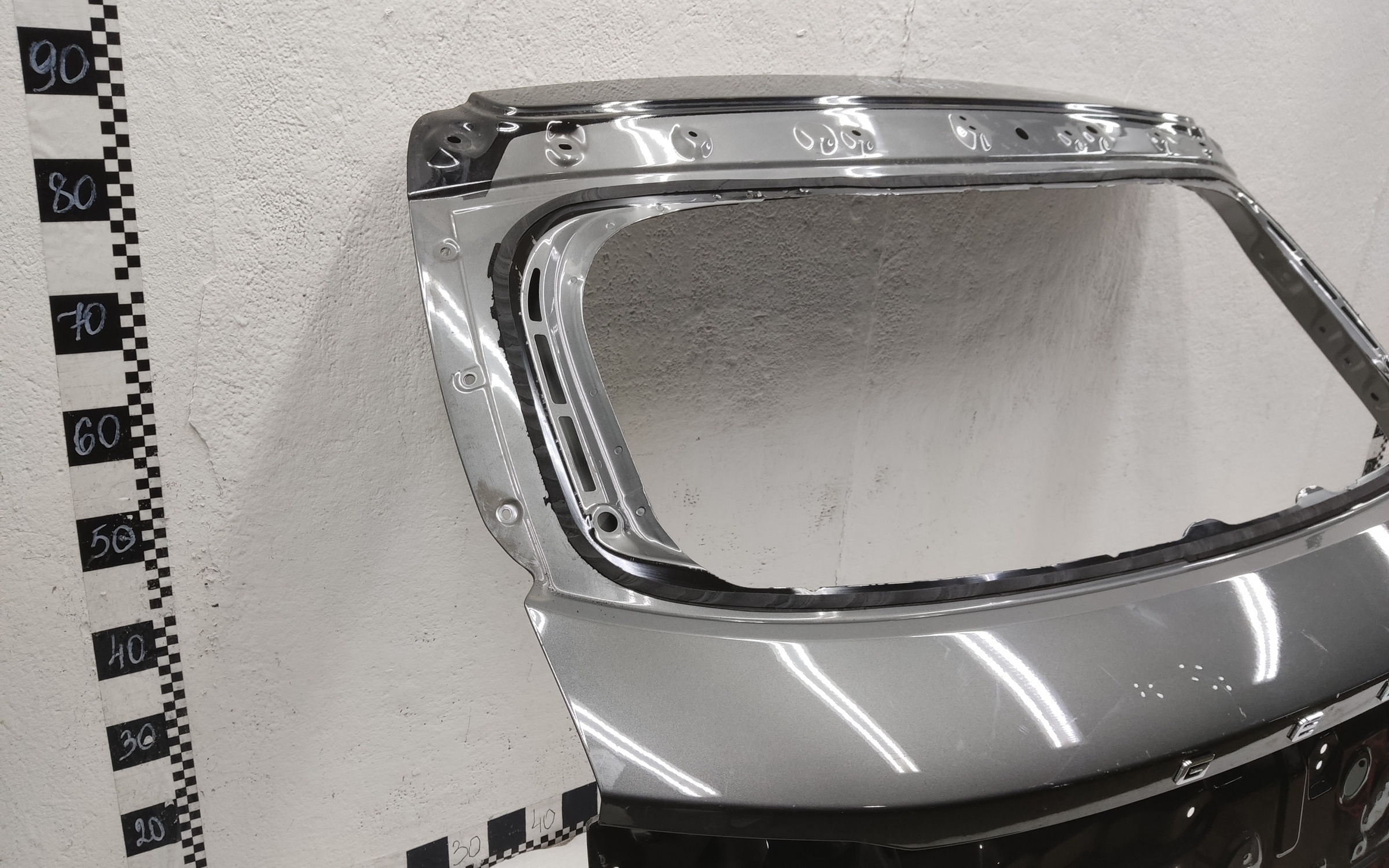 Крышка багажника Geely Coolray Restail