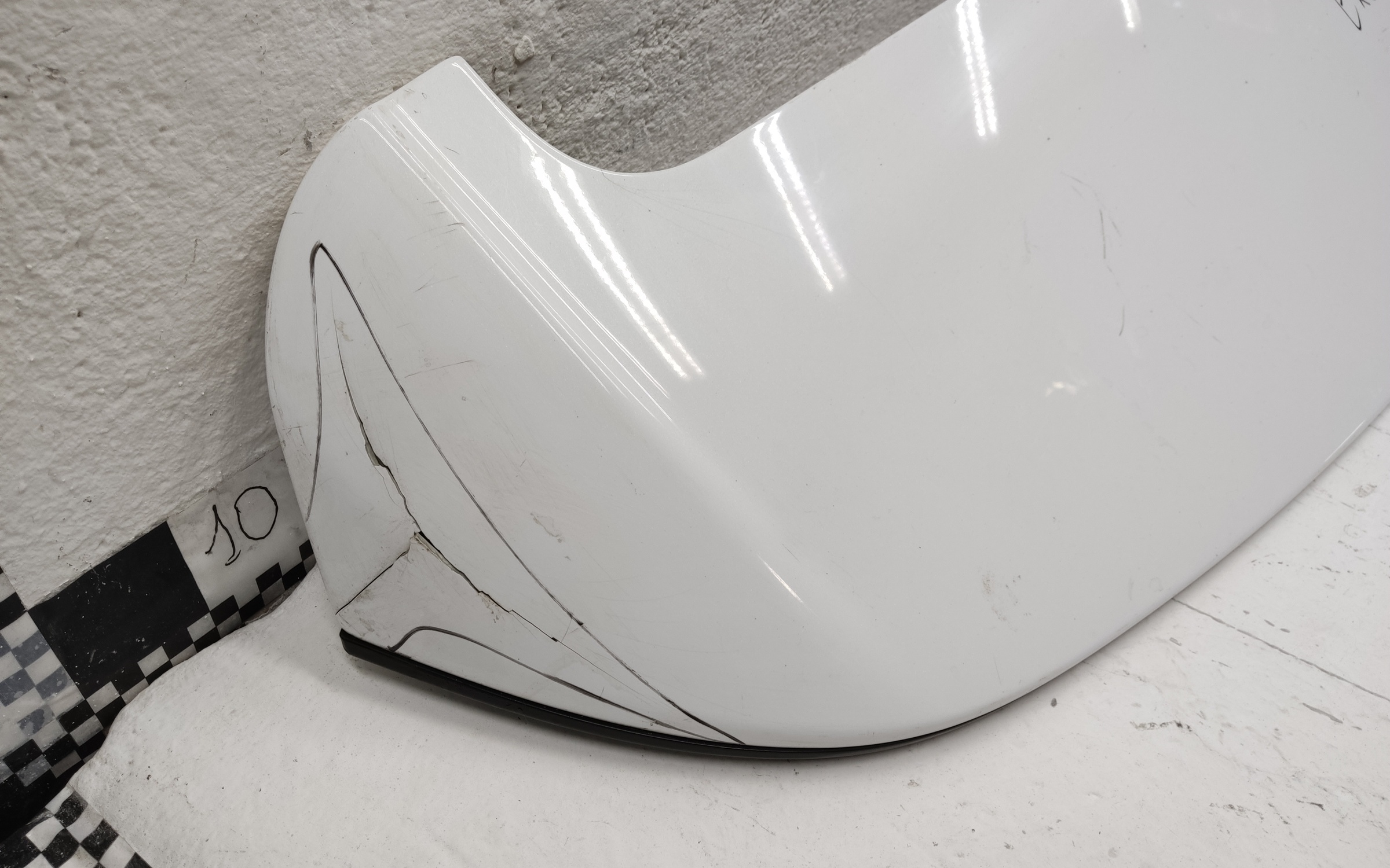 Спойлер крышки багажника Exeed TXL